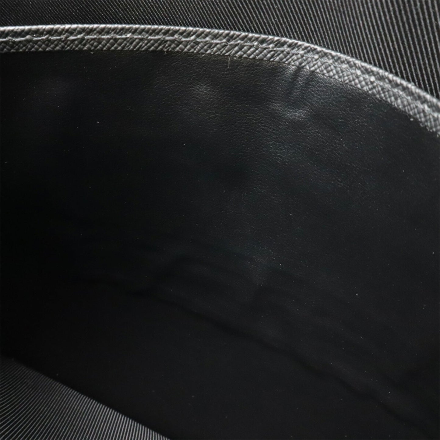 LOUIS VUITTON Taiga Pochette Voyage MM Second Bag/Clutch Bag in Calfskin Leather, Noir Black, M30547