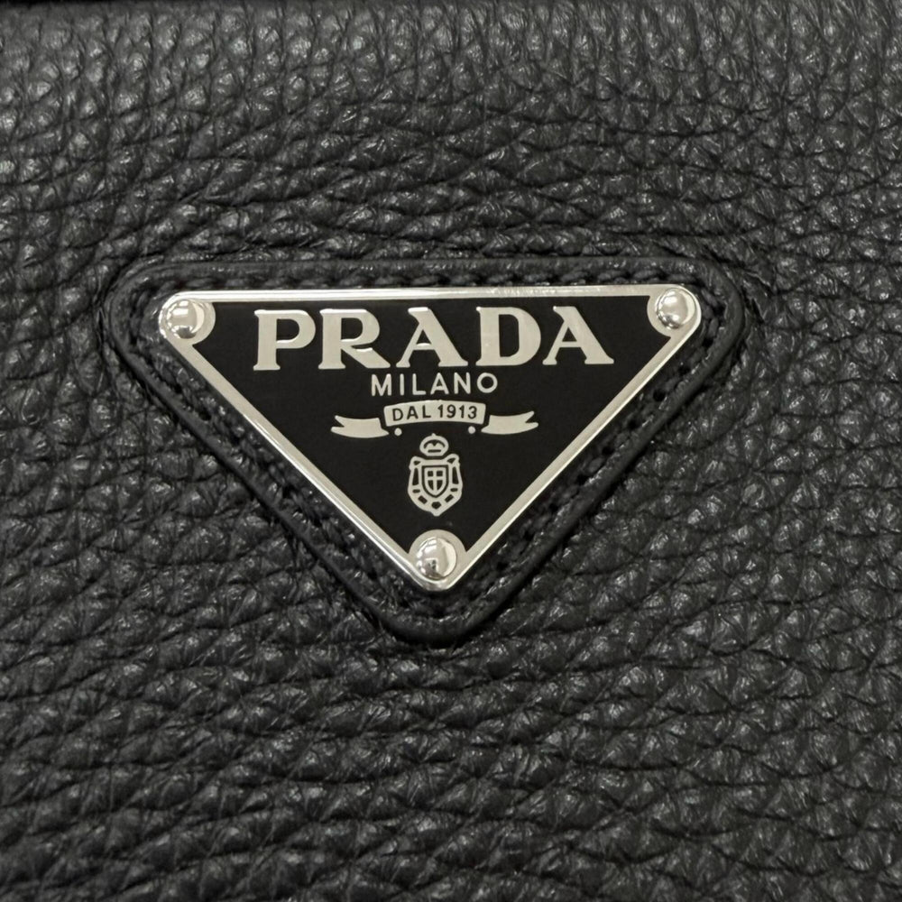 PRADA 2VH189 Leather Triangle Logo Crossbody Shoulder Bag, Black, Made in Italy, Recommended for Men — Like New