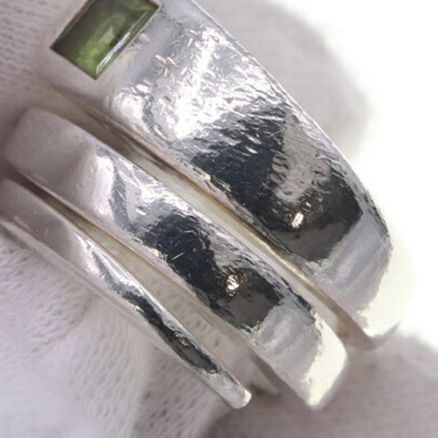 Gucci Spiral Ring in Sterling Silver (925) with Peridot and Green Stones, Size 8/US 4.5