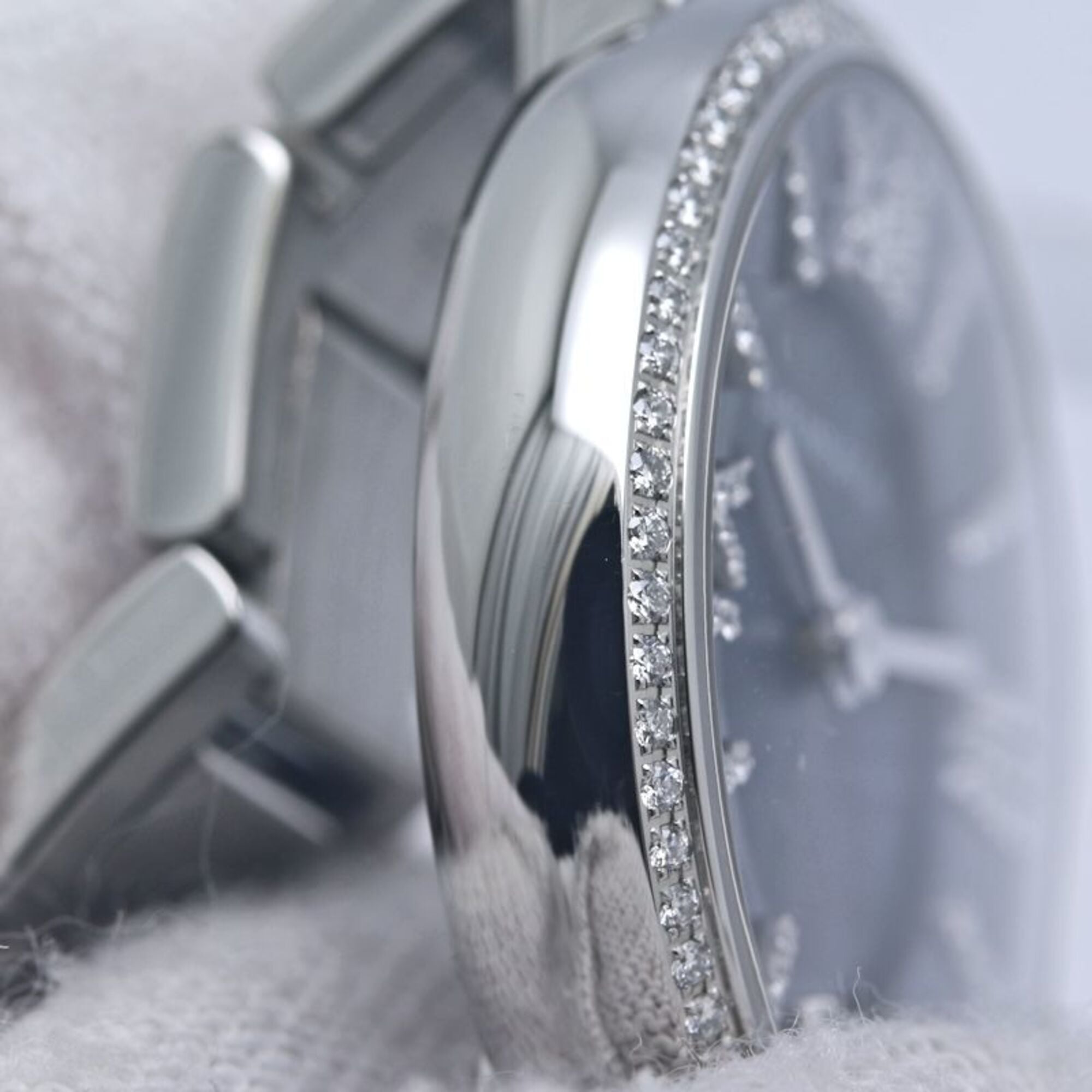 TIFFANY&Co. Tiffany Atlas 2-Hand Bezel Diamond 69291651 Women's Watch Stainless Steel 40349 — Very Good