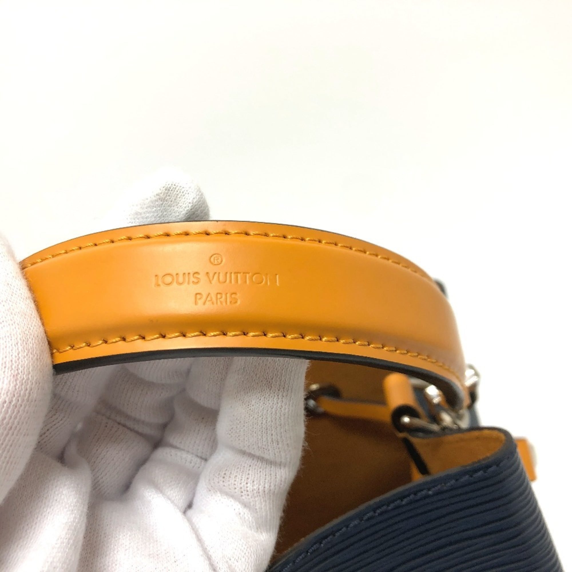 LOUIS VUITTON M53610 Epi NeoNoe Two-Tone Bag, Handbag/Shoulder Bag in Leather, Indigo/Saffron and Navy, Like New — Like New