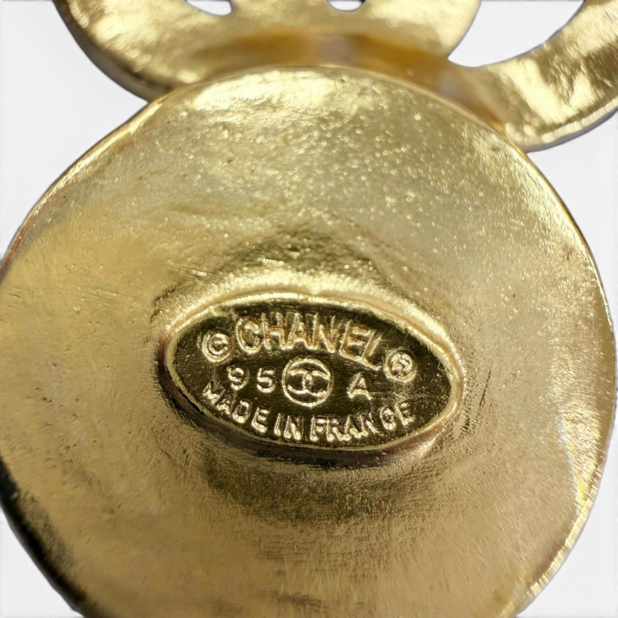 CHANEL Vintage 95A Coco Mark Shell Brooch, Gold, Made in France, Women's, with Box — Like New