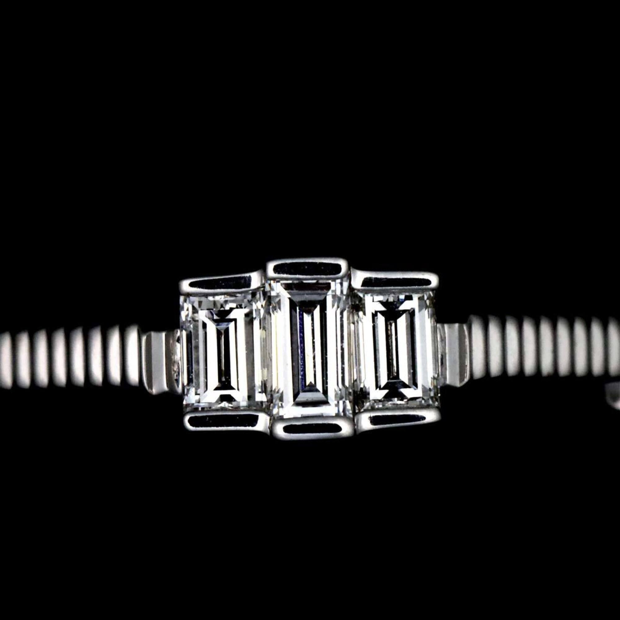 Gucci Link to Love Ring with Diamonds, 18K White Gold (750) — Like New