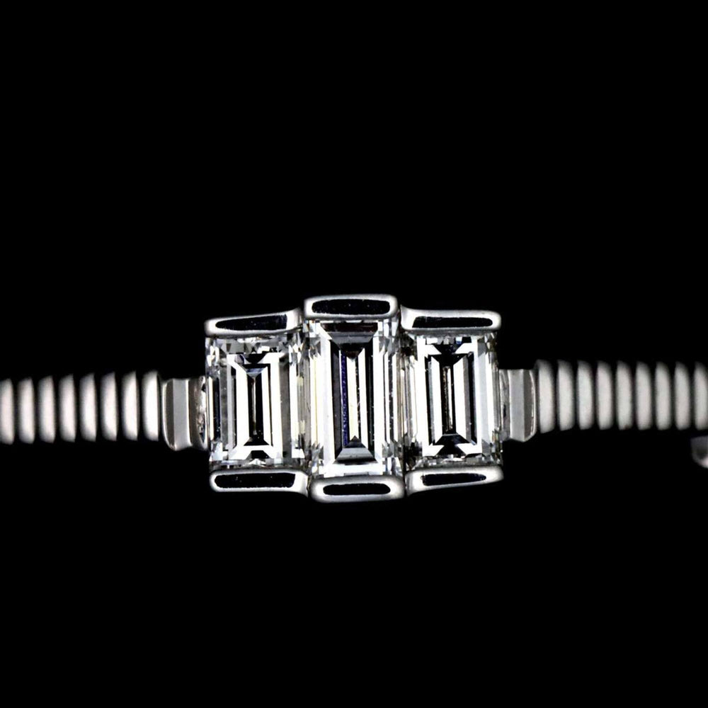 Gucci Link to Love Ring with Diamonds, 18K White Gold (750) — Like New