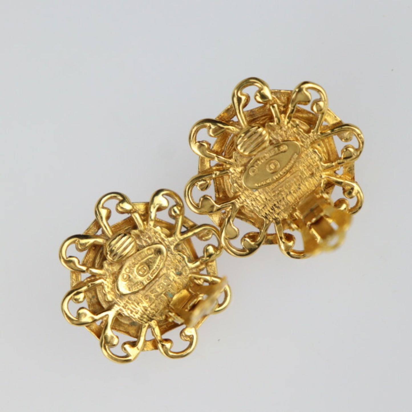 CHANEL Gripoa Round Earrings - Metal Bijou Gold Red Clip-on R2408113001026