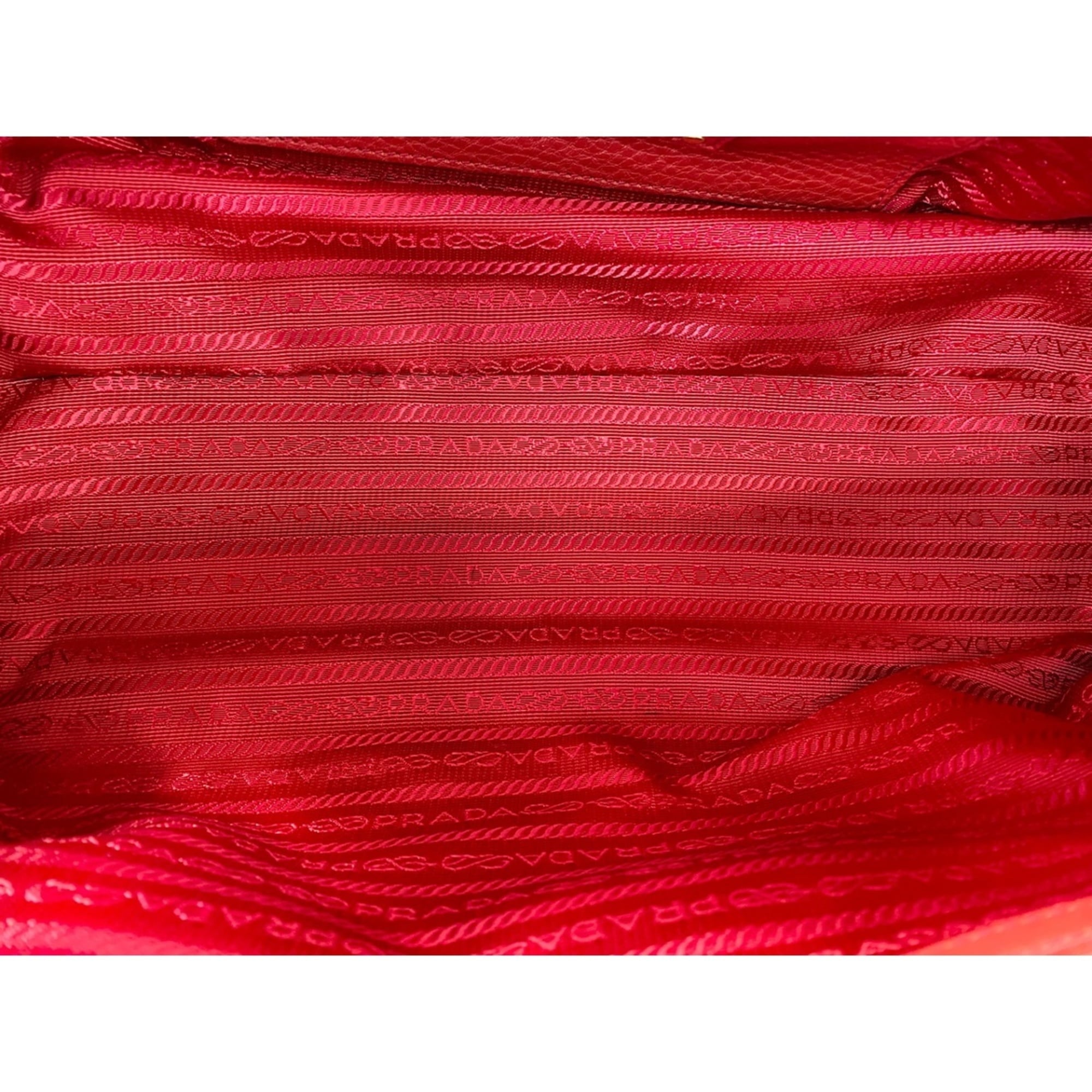 Prada tote bag, red — Like New
