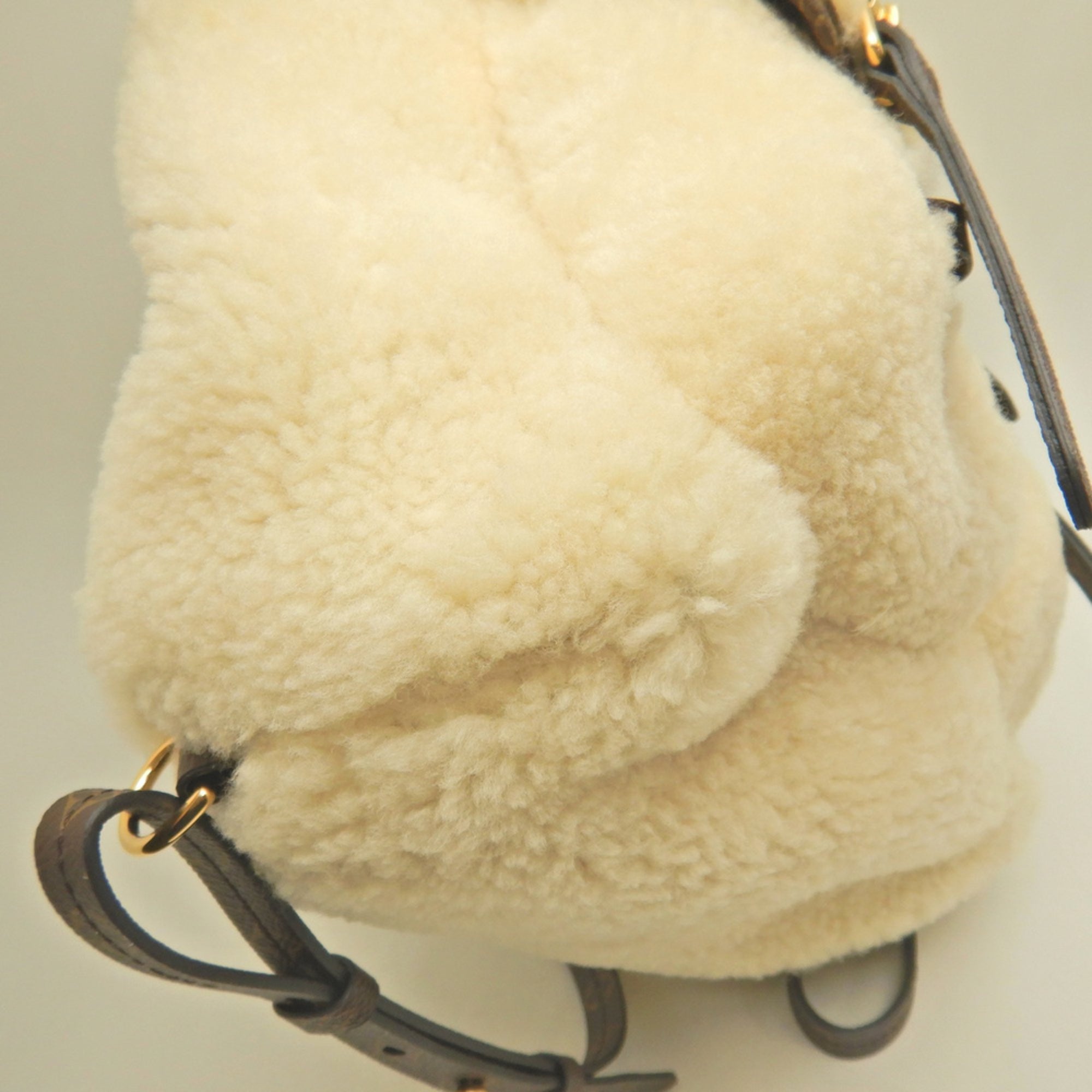 LOUIS VUITTON Monogram Shearling LV SKI Backpack 2024 Collection M23384 Cream Women's 254212 — Like New