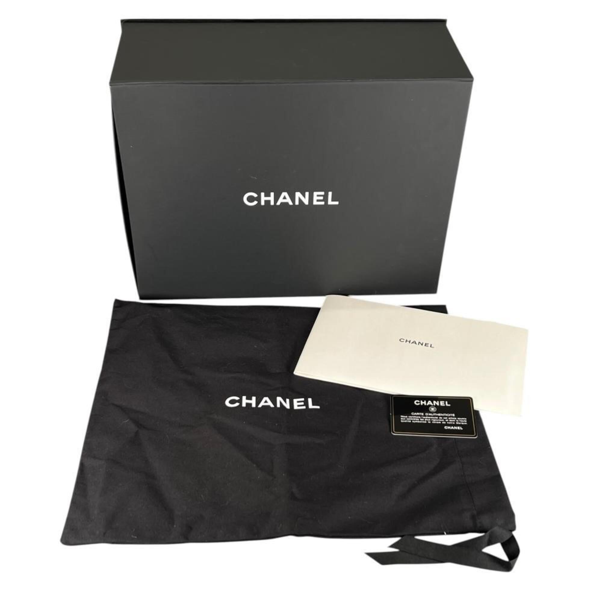 Chanel Deauville Shoulder Bag for Women, Studded Logo, Gold Hardware, Crossbody, Pink with Hardware — Like New