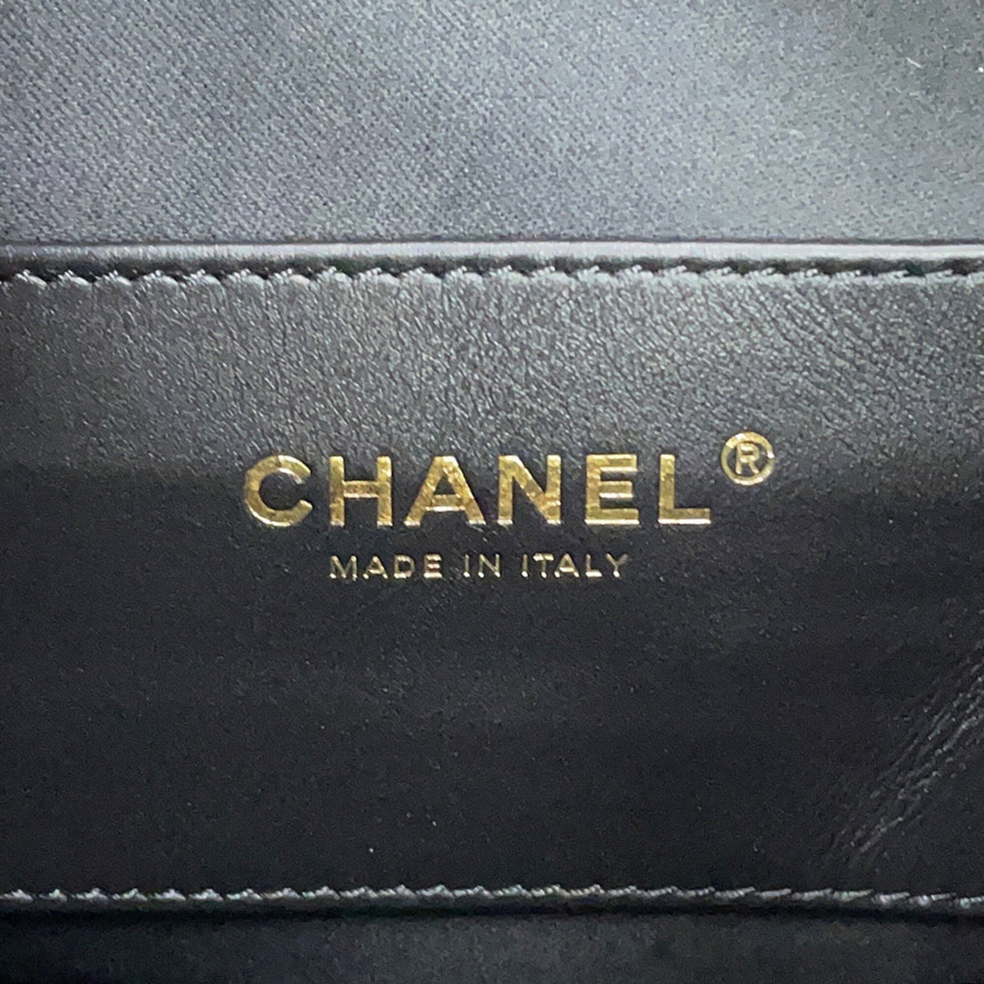 Chanel Chain Shoulder Bag CHANEL25 Medium Coco Mark Matelassé Caviar Skin AS5311 CHANEL Black Handbag Women's — Like New