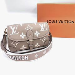 Louis Vuitton Diane Bicolor Empreinte M46583 Tourtrême Crème Shoulder Bag — Like New