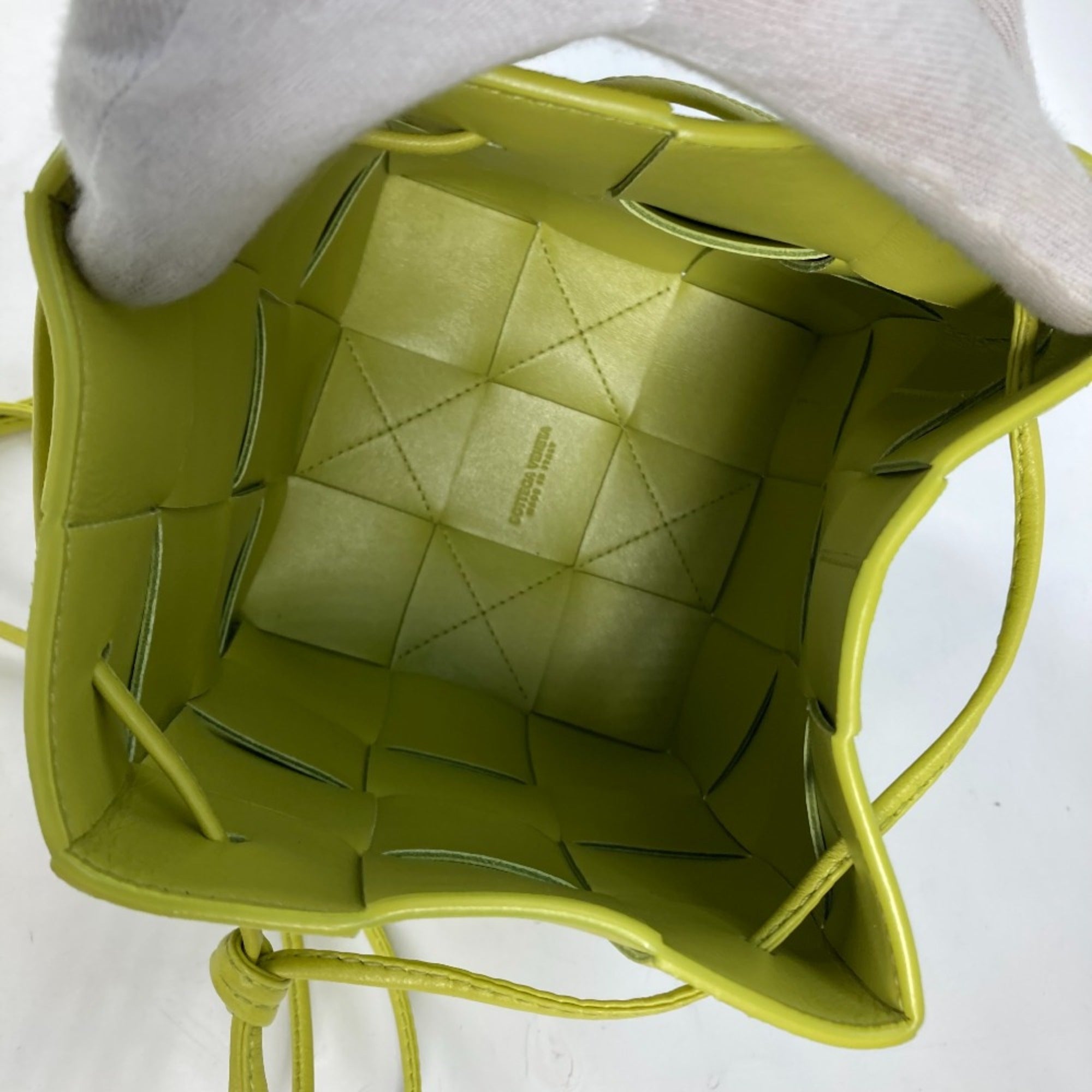 BOTTEGA VENETA 680218 Crossbody Bucket Pochette Shoulder Bag Kiwi Light green — Like New