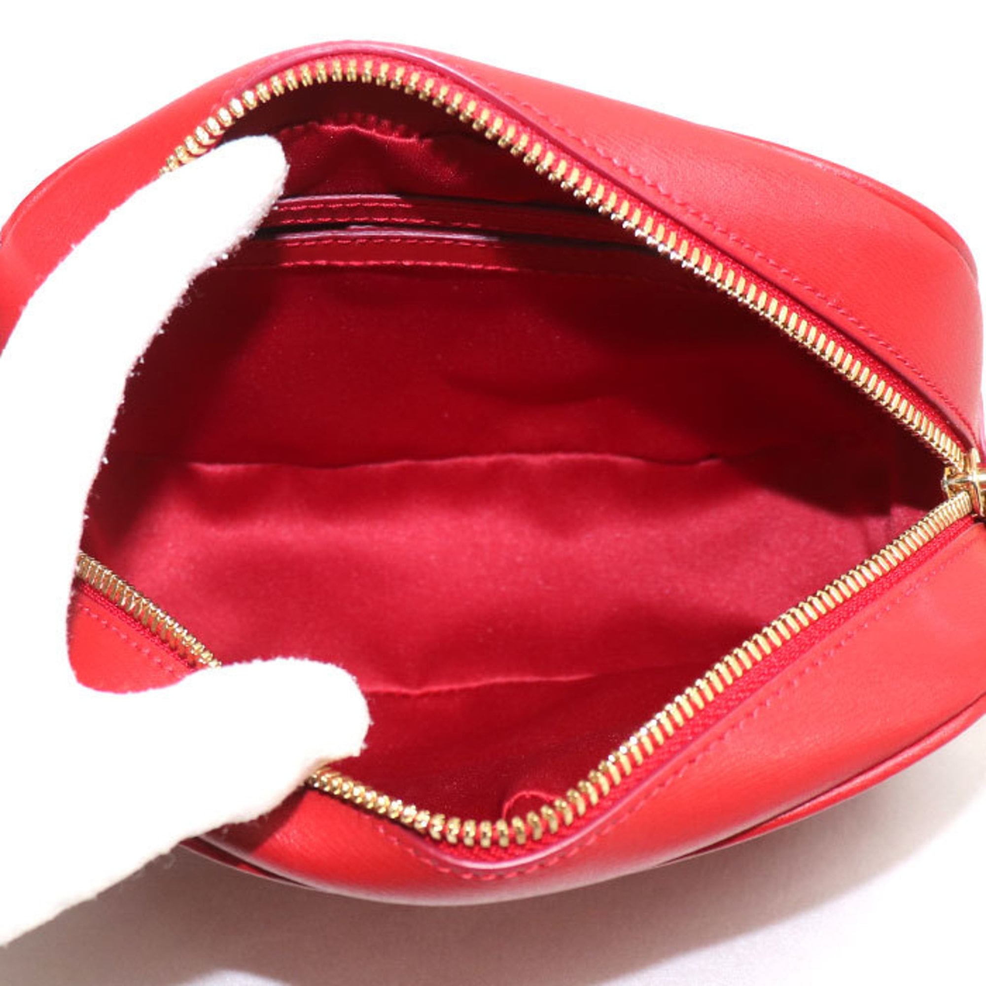 Salvatore Ferragamo Gancini shoulder bag in red for women
