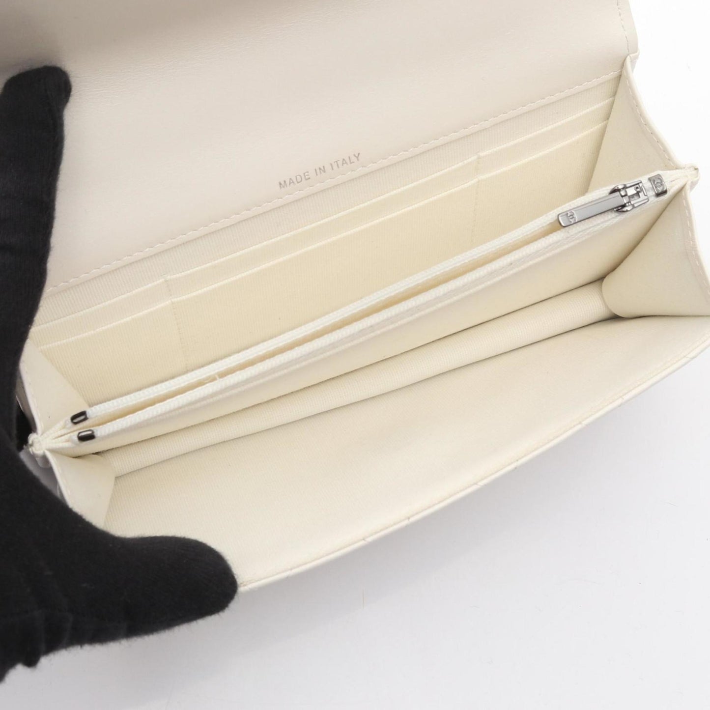 CHANEL Matelasse Top Handle Phone Case Shoulder Bag in Lambskin Leather (White)