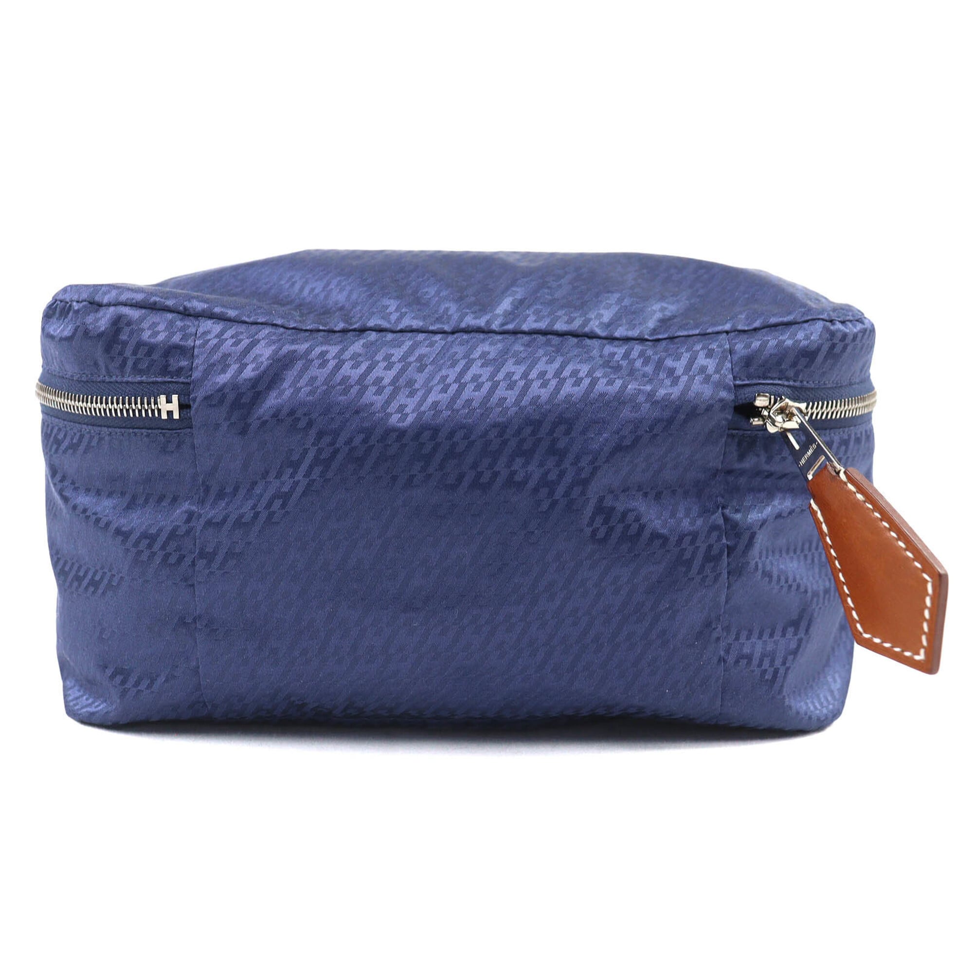 HERMES Hermes Wousse de Voyage PM 100% Silk Pouch, Blue, B Stamp, Made in France, Women's, Highly Recommended ◎ — Like New