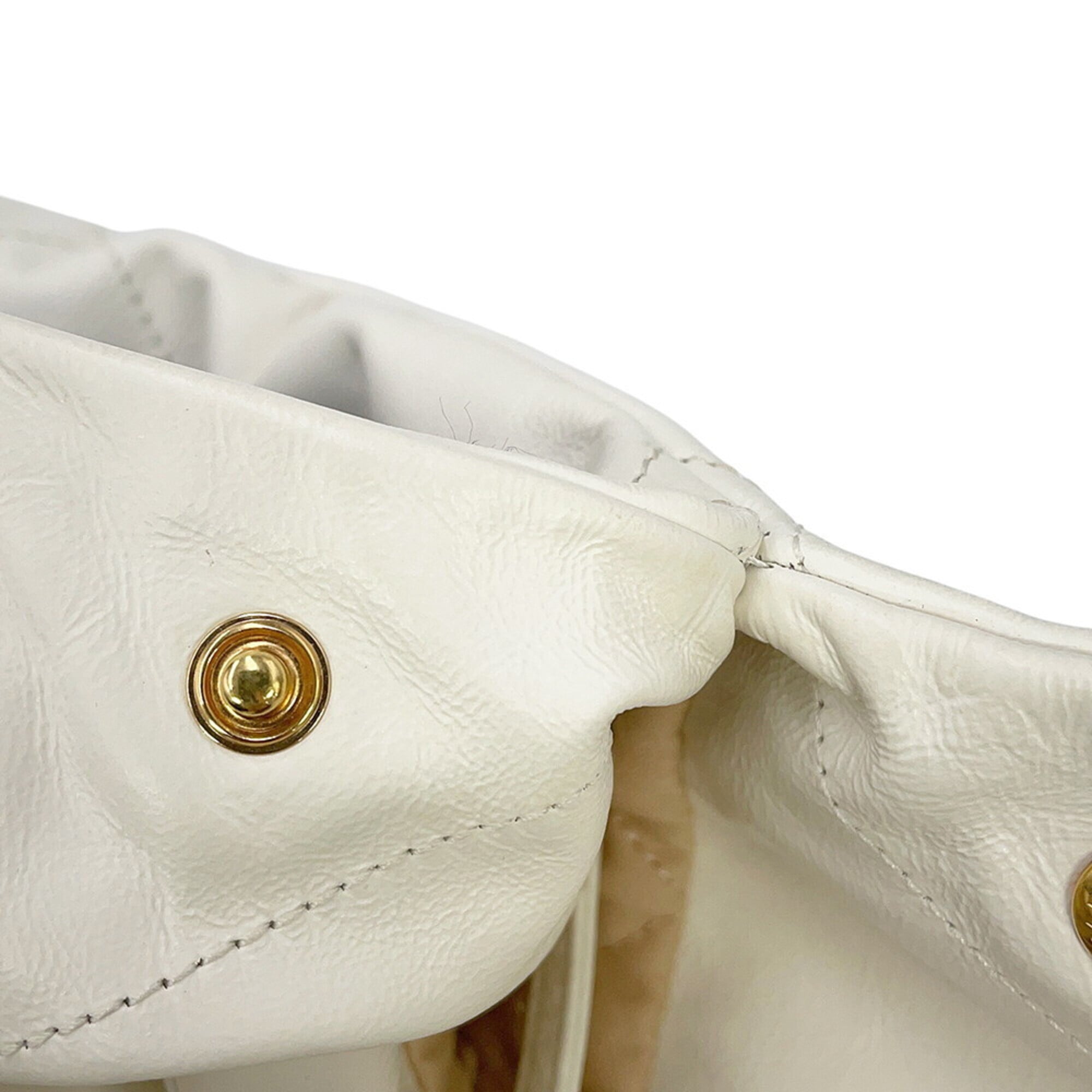 Chanel handbag CHANEL22 Matelassé Small Shiny Calf Leather AS3260 CHANEL White for women — Like New
