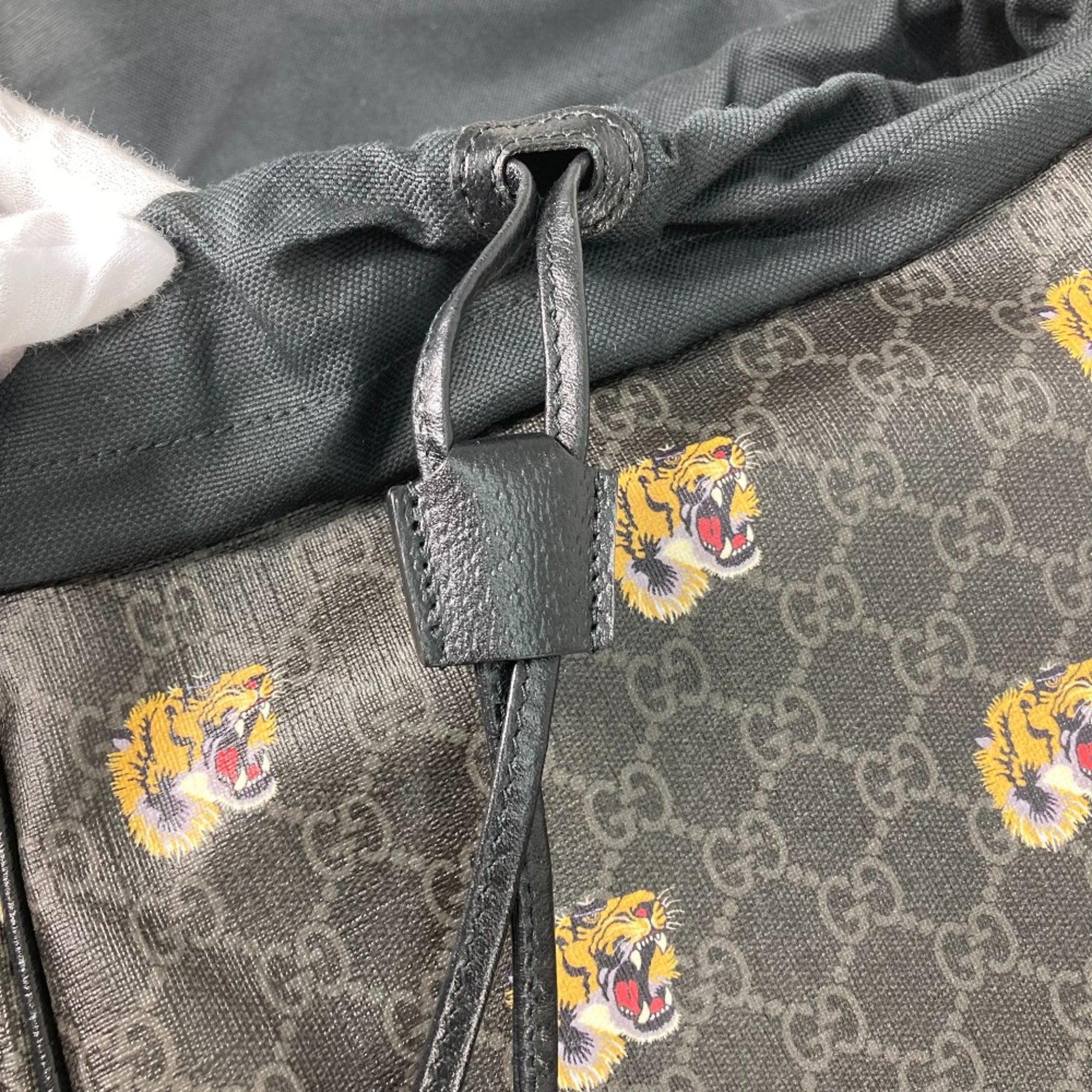 Gucci 696013 Interlocking G tiger tiger bag Backpack Black — Like New