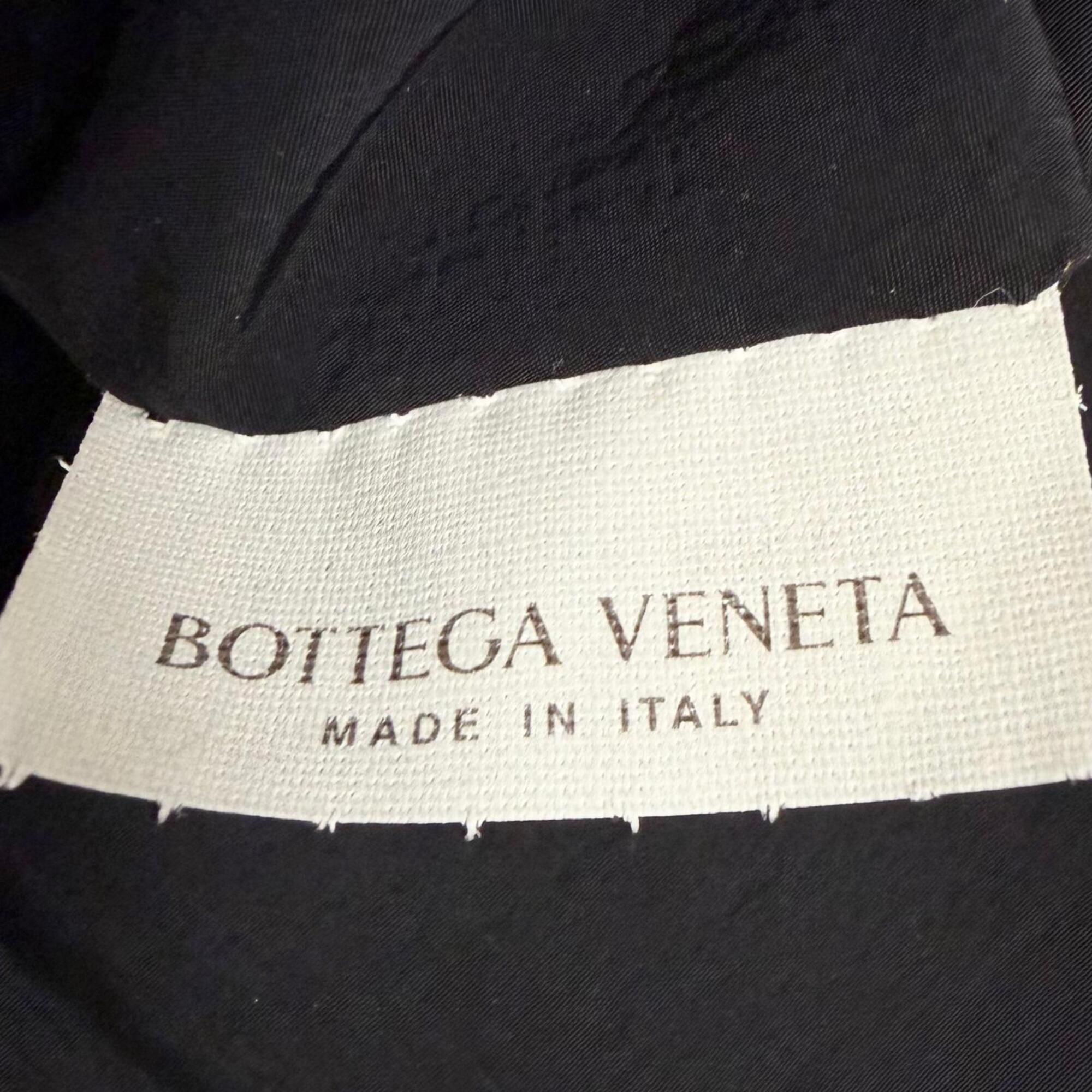 BOTTEGA VENETA 766314 Padded Tech Cassette Intrecciato Handbag, Black, Made in Italy, Men's, with Dust Bag — Like New