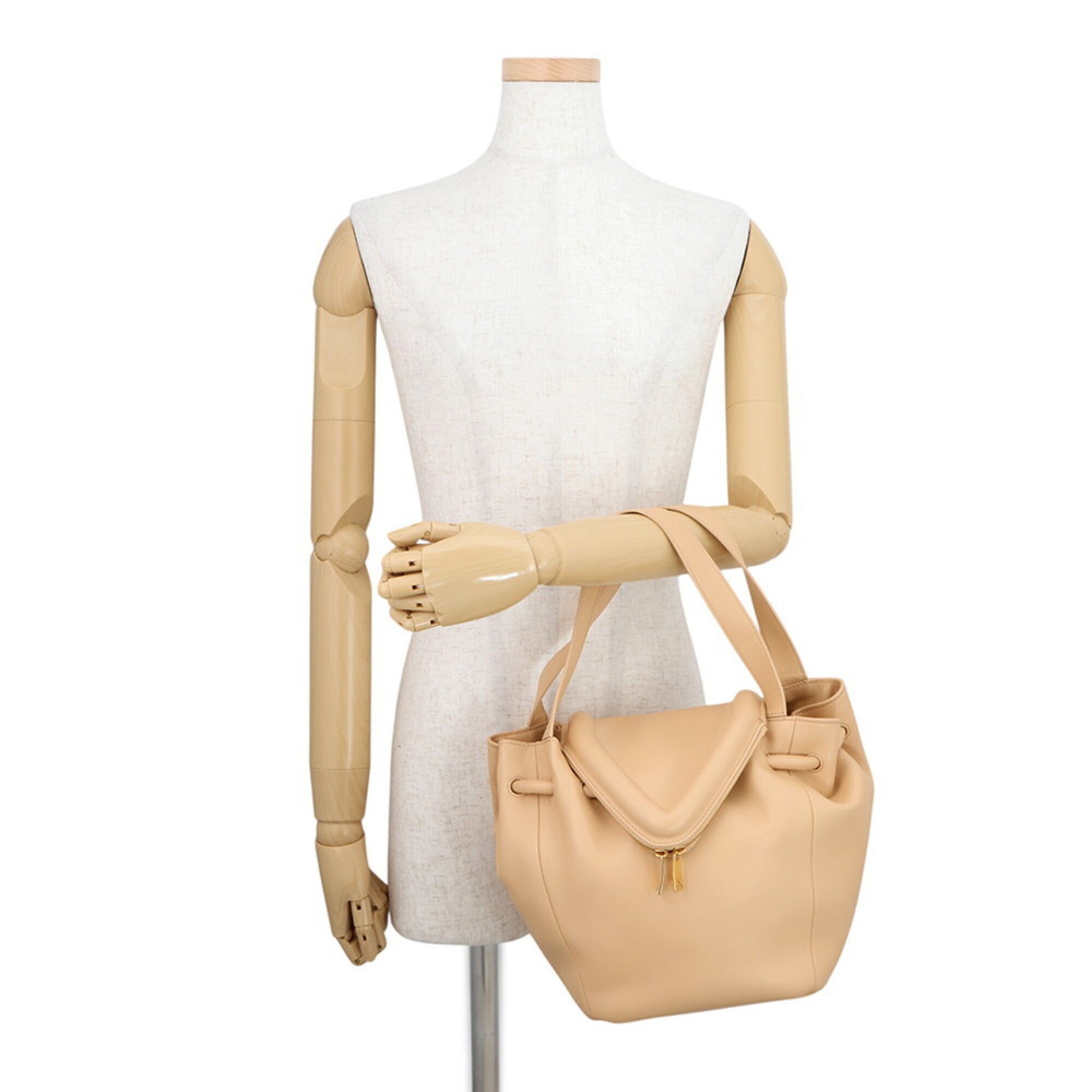 Bottega Veneta handbag, Beak leather, 666531. (BOTTEGA VENETA) — Like New