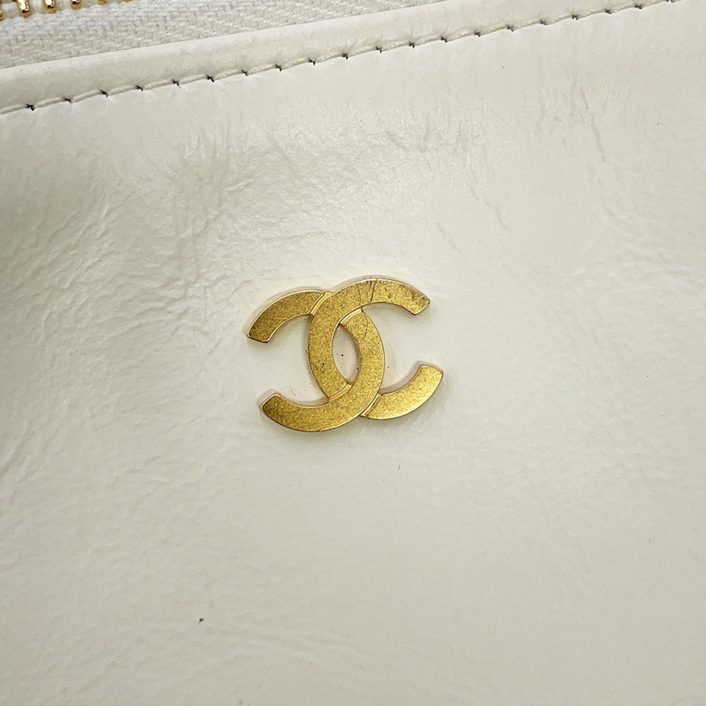 Chanel handbag CHANEL22 Matelassé Small Shiny Calf Leather AS3260 CHANEL White for women — Like New