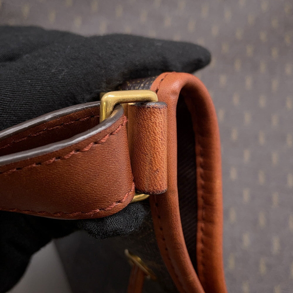 Yves Saint Laurent Saint Laurent Paris Shoulder Bag Le Monogram Bucket Leather 668581 SAINT LAURENT PARIS Handbag — Like New