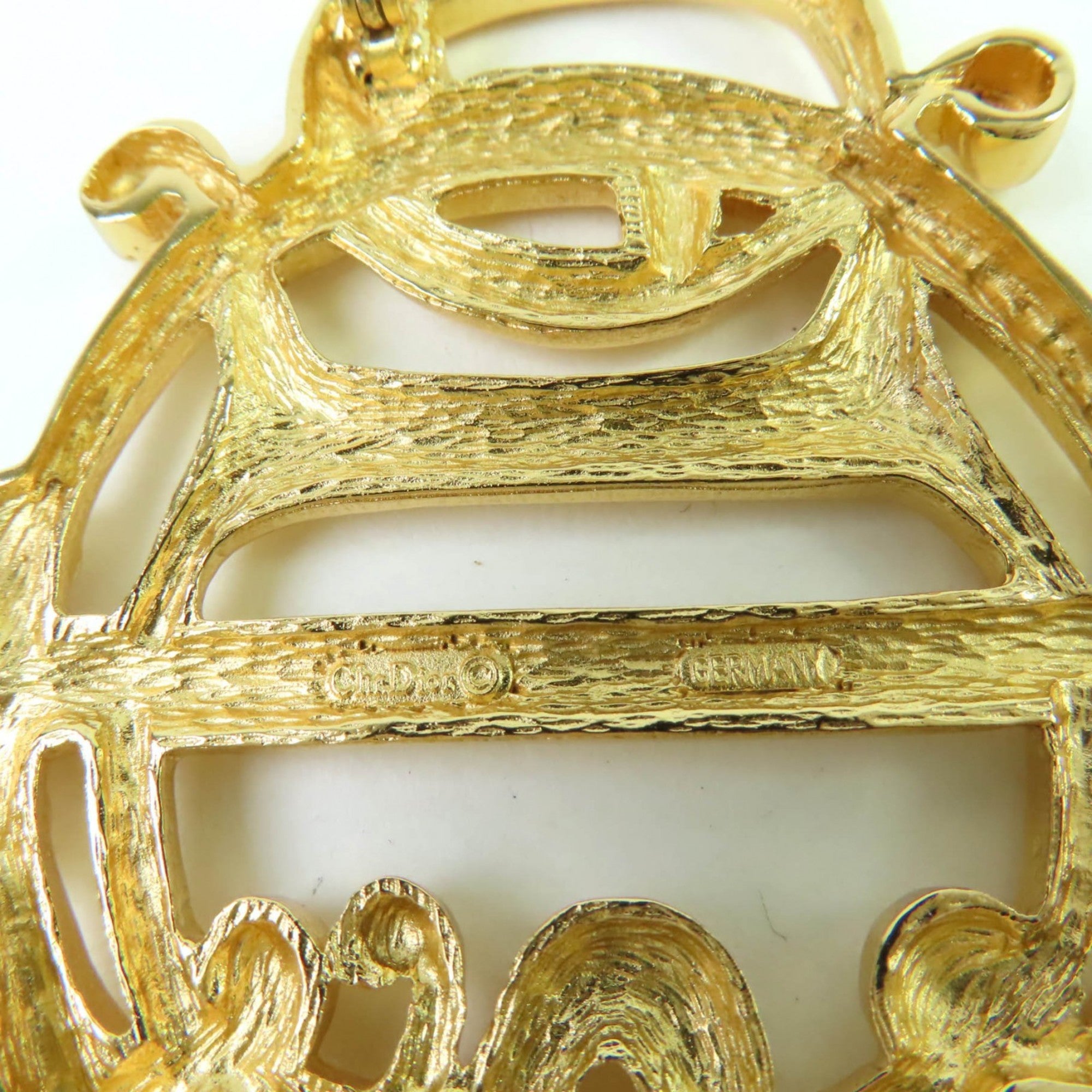 Christian Dior emblem logo design brooch accessory, gold, for women — Like New