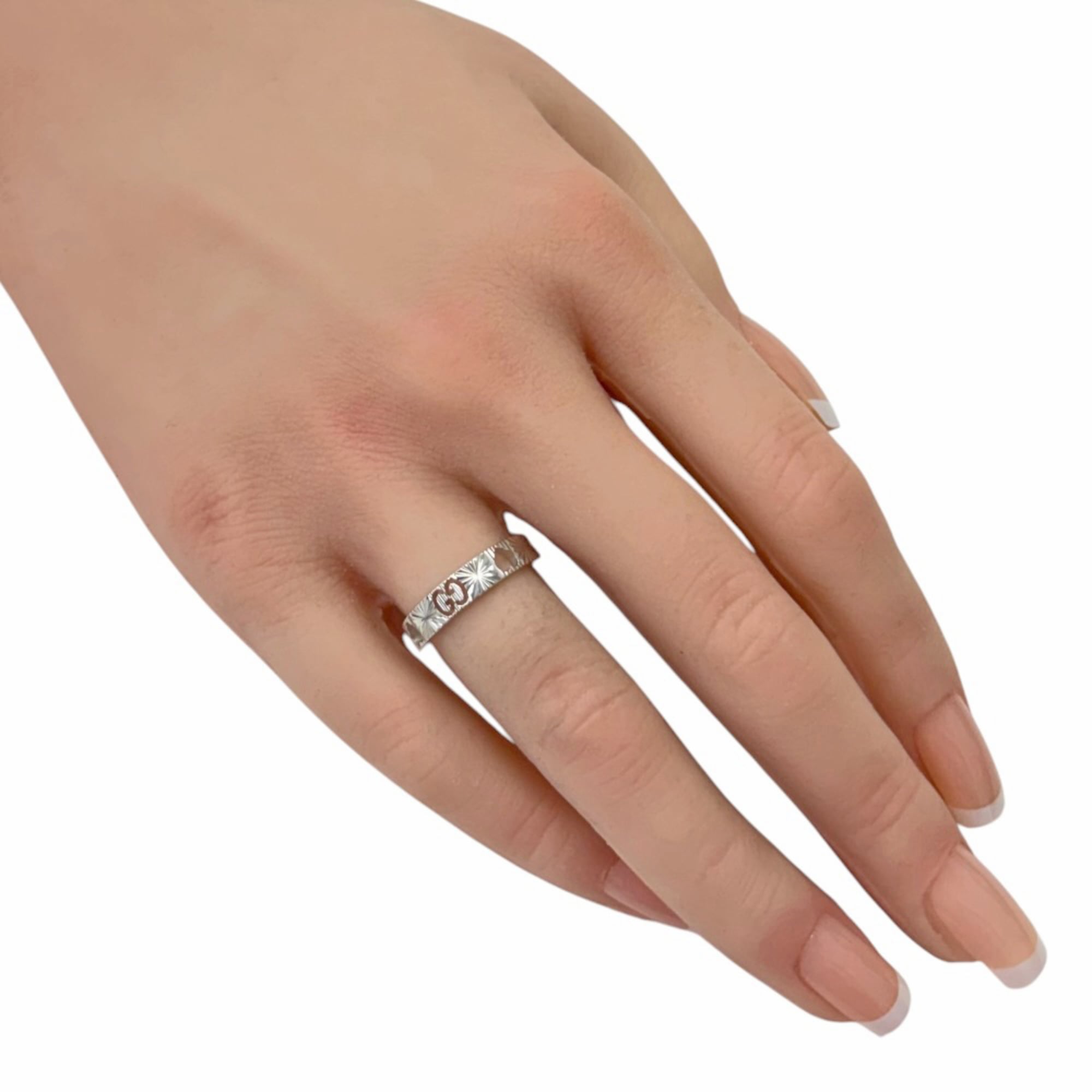 Gucci Icon Heart Ring, 18K White Gold, Women's — Like New