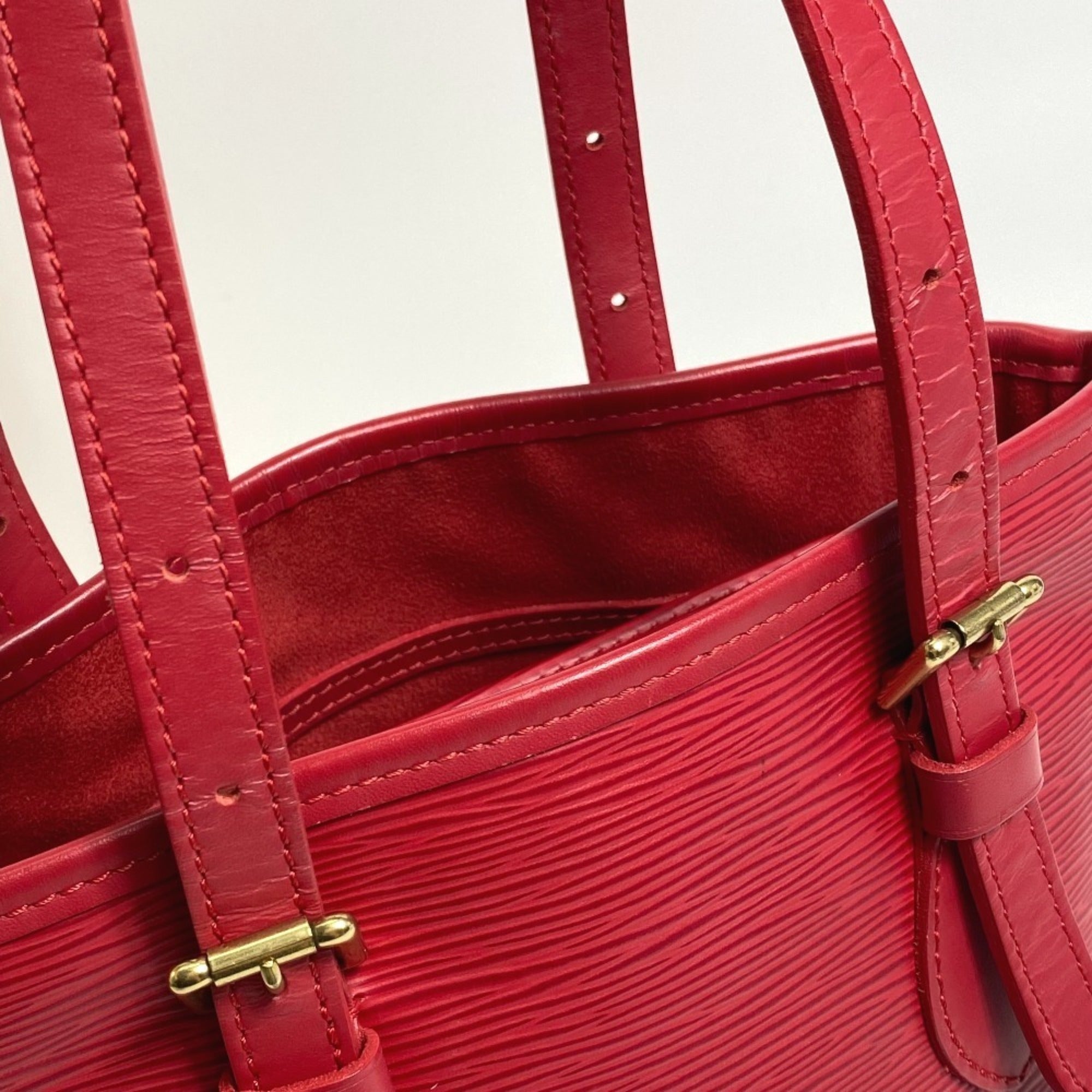 LOUIS VUITTON M5899E Epi Petite Bucket PM Bucket-Shaped Shoulder Bag in Leather, Women's, Rouge Red — Like New