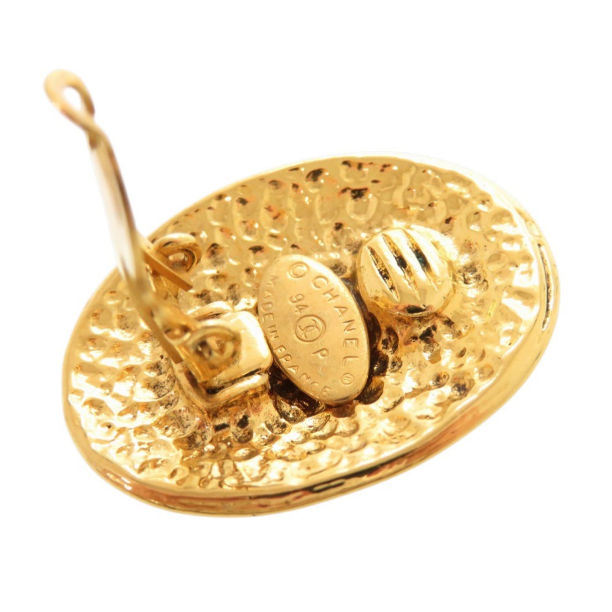 Beautiful vintage Chanel Coco Mark metal gold earrings 0079CHANEL