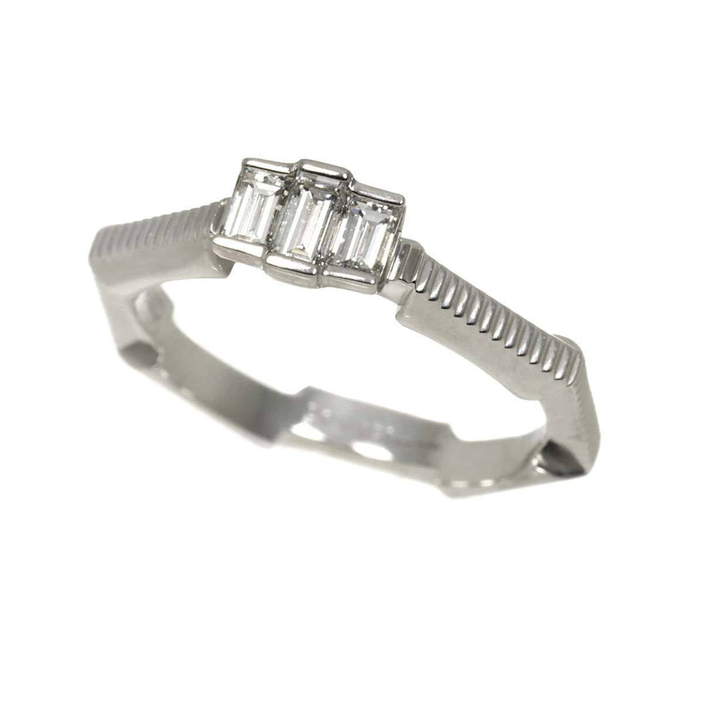 Gucci Link to Love Ring with Diamonds, 18K White Gold (750) — Like New