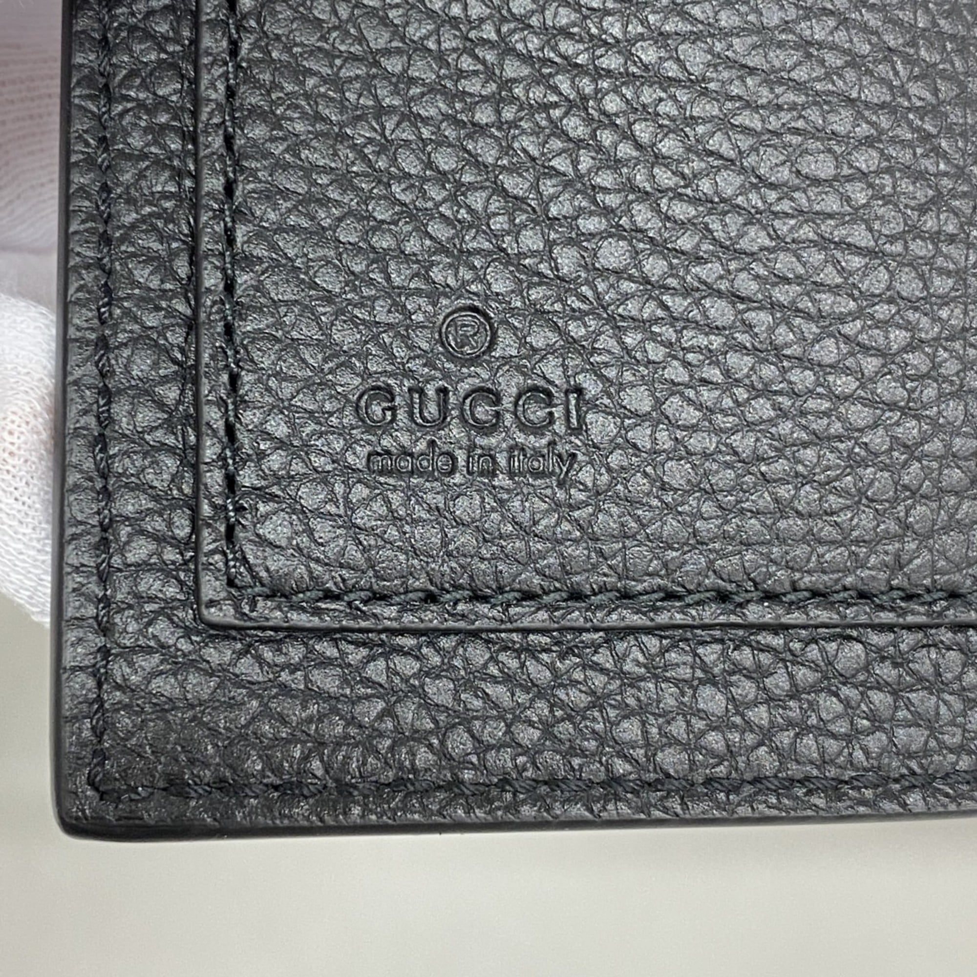 Gucci Men's Black Leather Wallet 658681