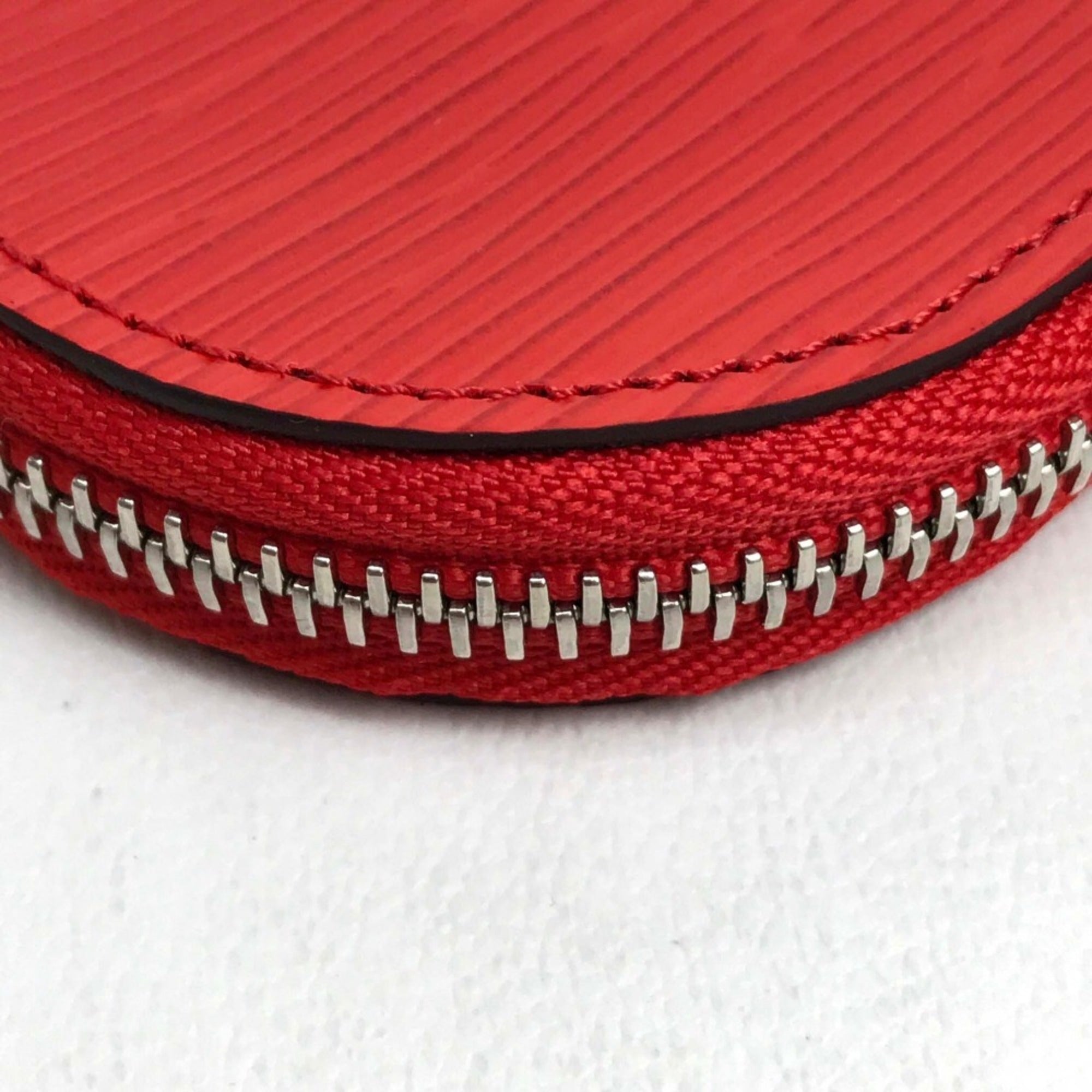 LOUIS VUITTON M67722 Louis Vuitton x Supreme Epi Leather Pochette Jour GM PO.JOUR SP EPI POCHETTE Clutch Bag in Leather, Red, for Men and Women — New - Store Return