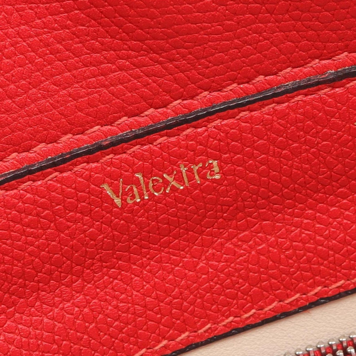 Valextra Women's Leather Handbag in Red