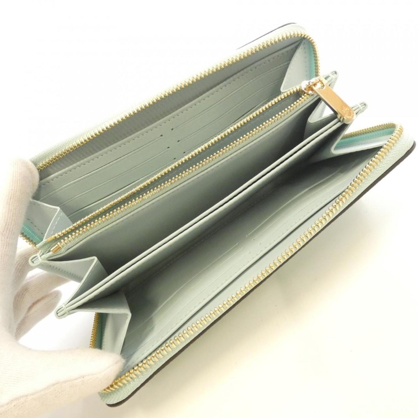 Louis Vuitton Mahina Zippy Wallet M83489