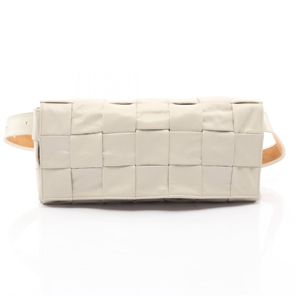 Bottega Veneta The Stretch Cassette Maxi Intrecciato Waist Bag in Ivory Leather for Men and Women