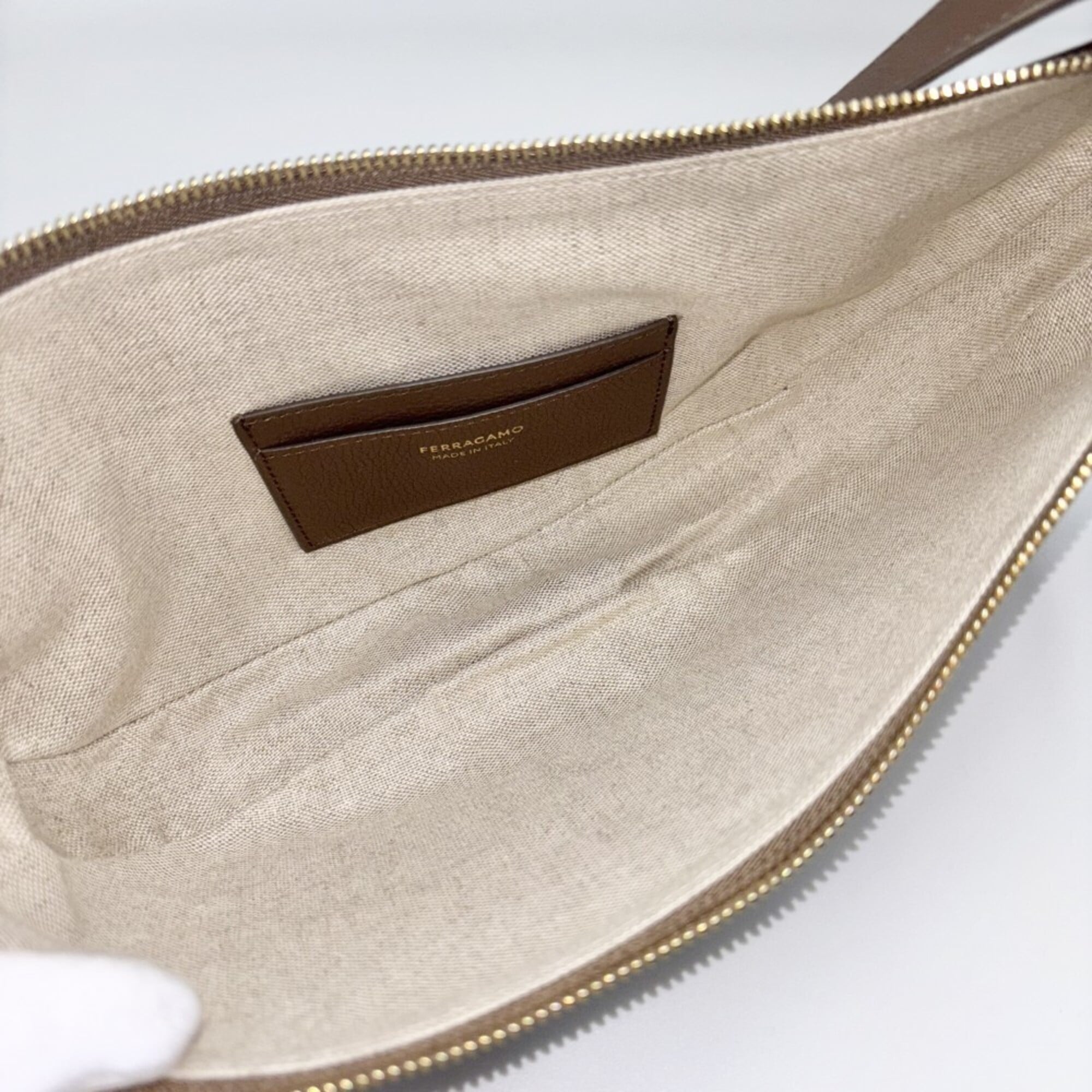 Salvatore Ferragamo Women's Gancini Handbag Shoulder Bag Crossbody 781656 Leather Brown Gold Hardware — Like New