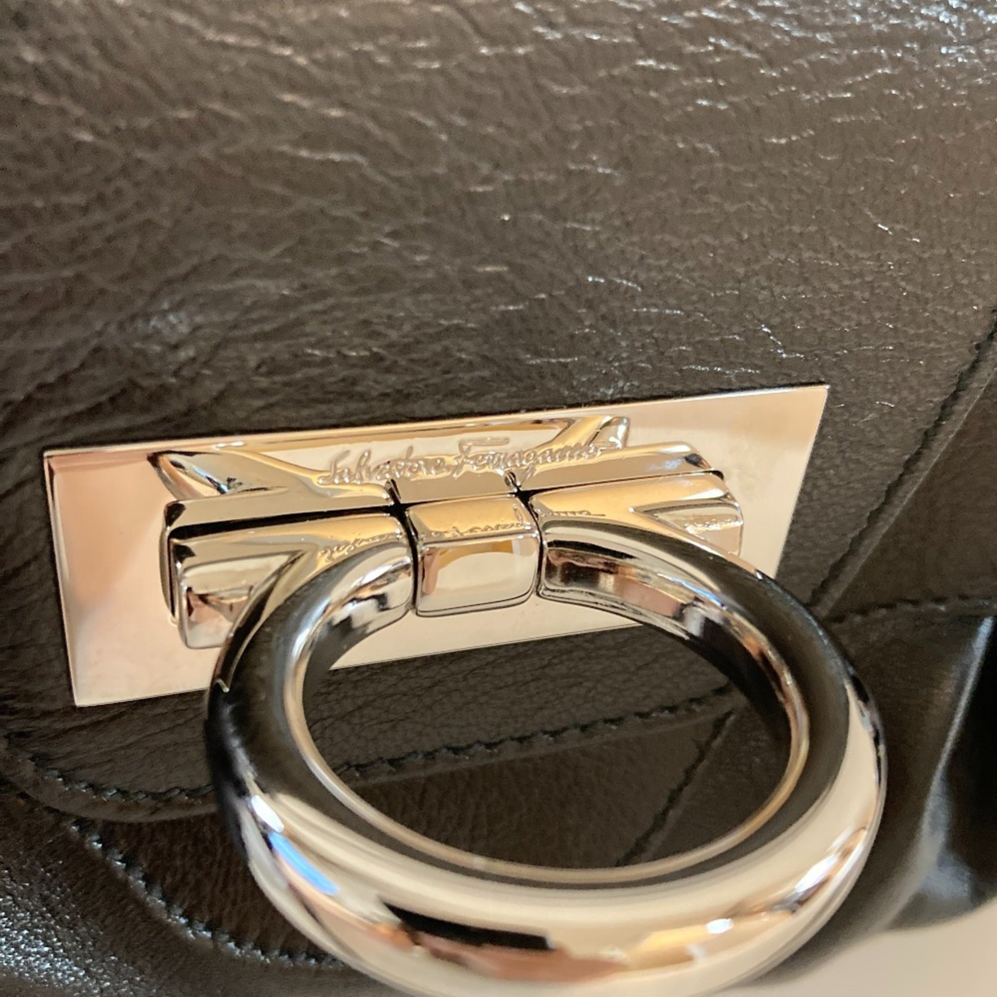 Salvatore Ferragamo Marissa Gancini Hardware Leather Handbag AU-21 6317 Black Women's — Like New