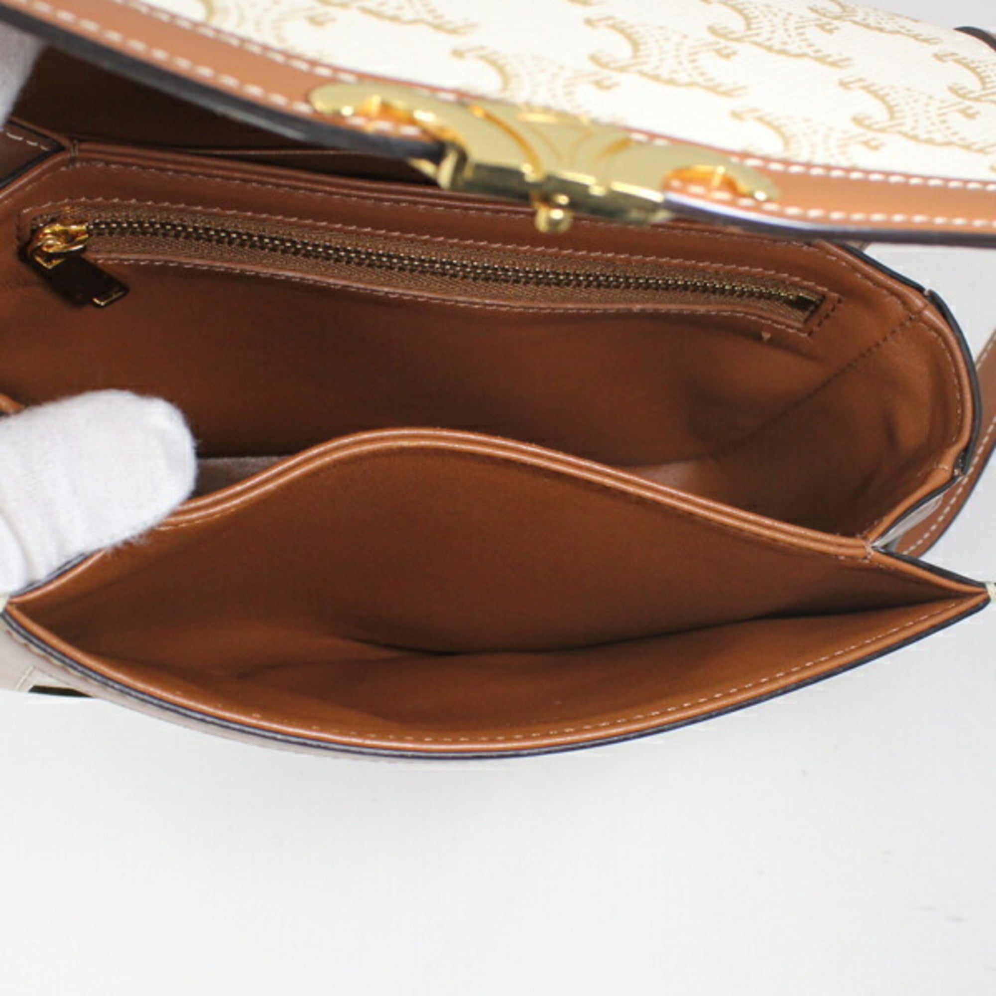 Celine Shoulder Bag Teen Triomphe White 188882BZ4.01BC CELINE Calf Leather Women's — Like New