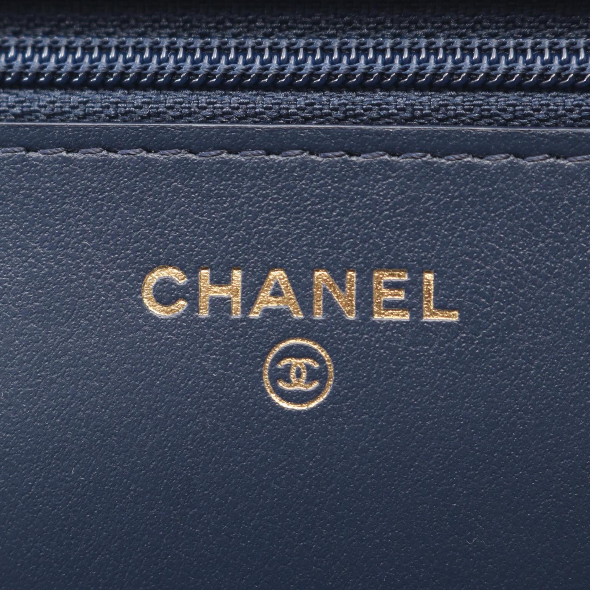 Chanel CHANEL CHANEL19 Matelassé Check Combination Hardware 2-Way Shoulder Bag Handbag Fabric Women's Blue White Black — New - Store Return