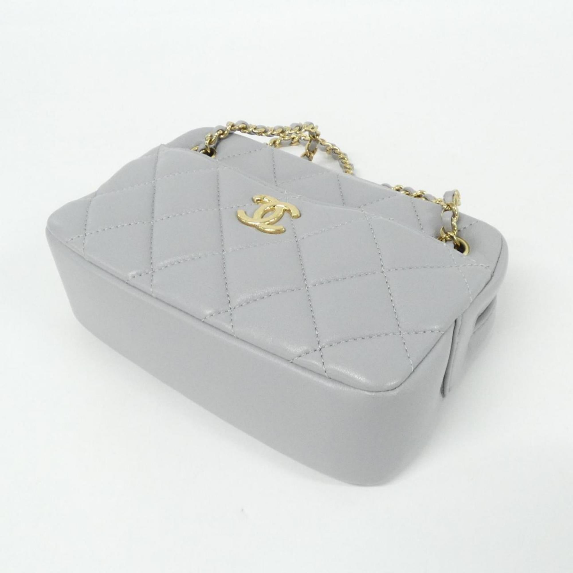 Chanel AS5190 Shoulder Bag