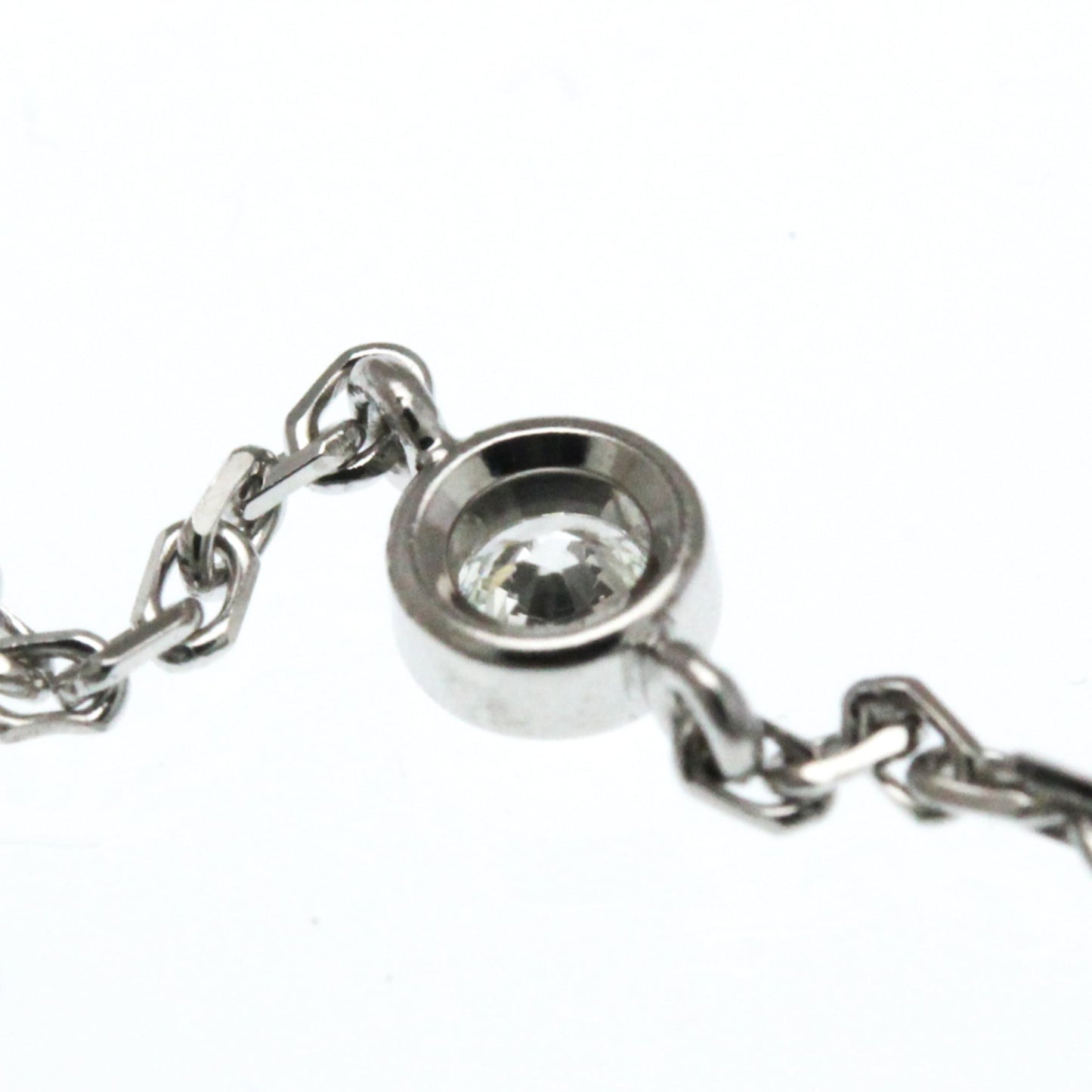 Louis Vuitton Star Blossom BB Necklace, Onyx And Diamond White Gold (18K) Diamond,Onyx Men,Women Fashion Pendant Necklace (Silver)