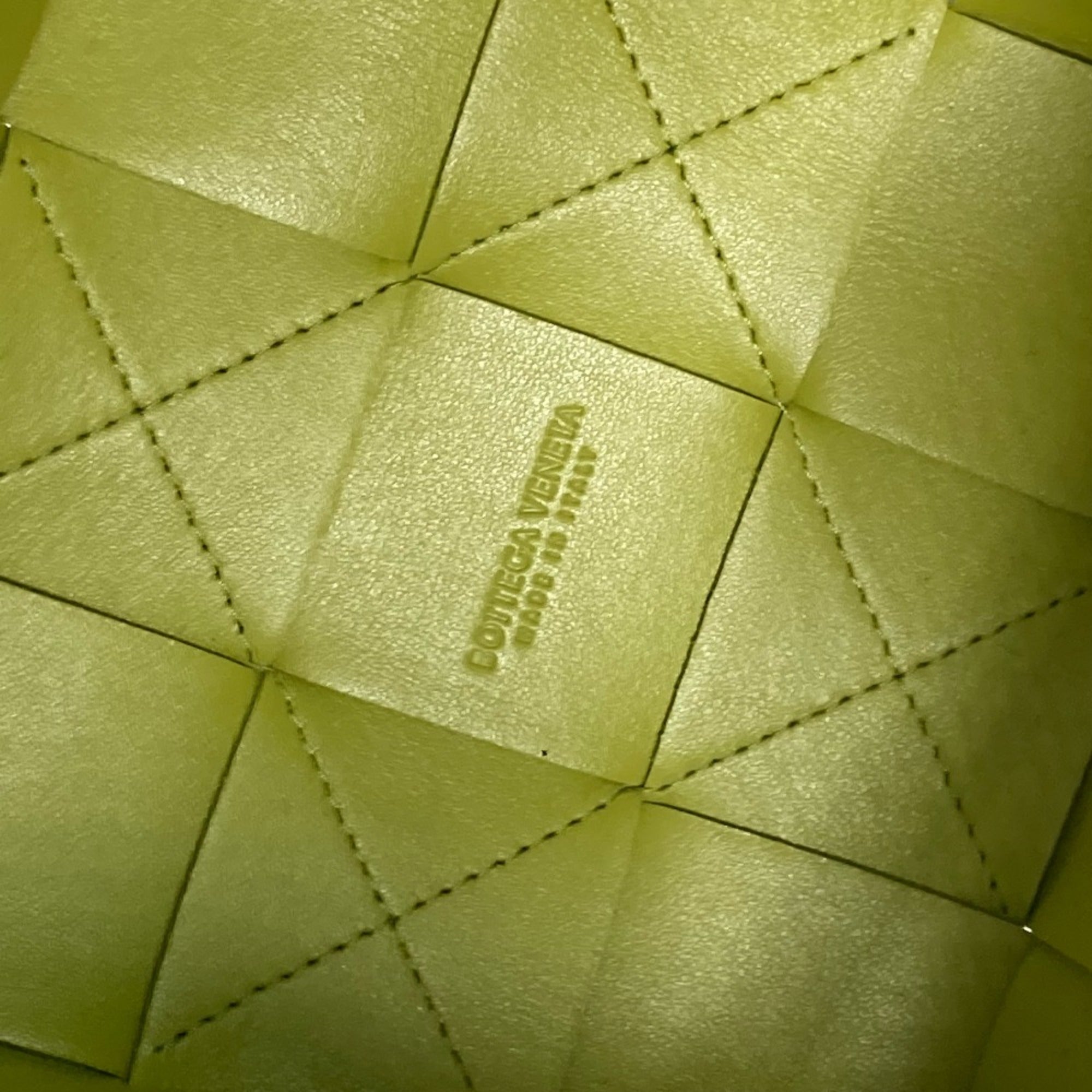 BOTTEGA VENETA 680218 Crossbody Bucket Pochette Shoulder Bag Kiwi Light green — Like New