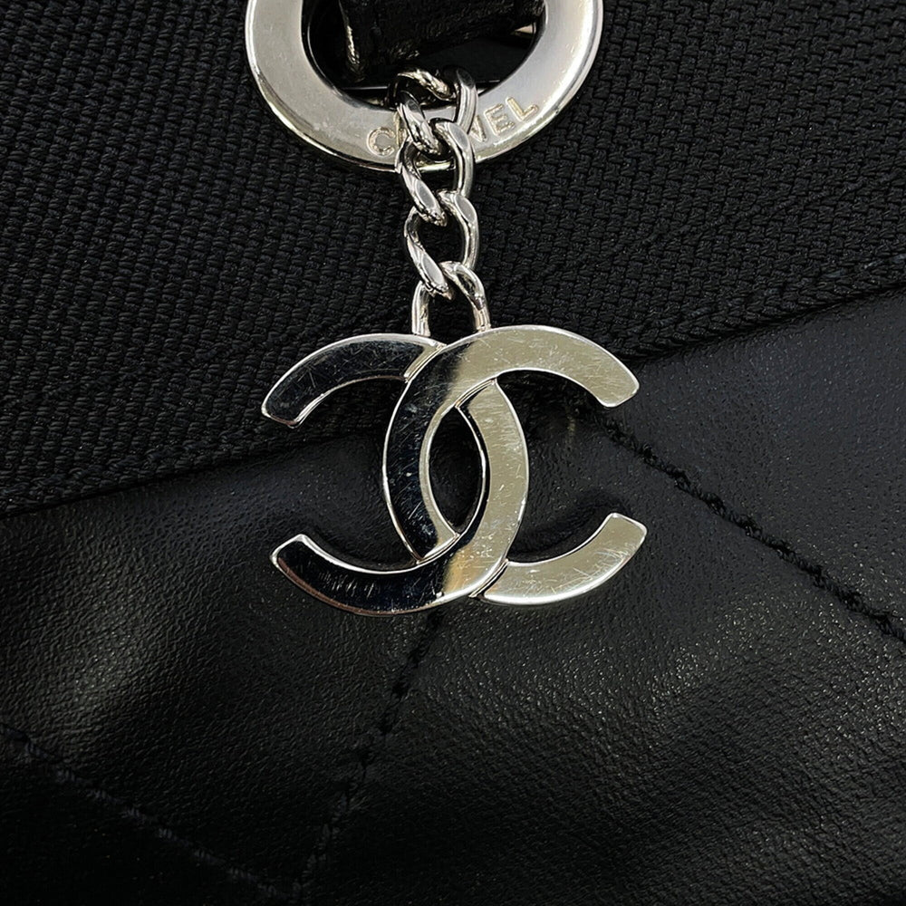 Chanel Matelassé Paris Biarritz Tote MM Coco Charm A34209 CHANEL Black Handbag Women's — Like New
