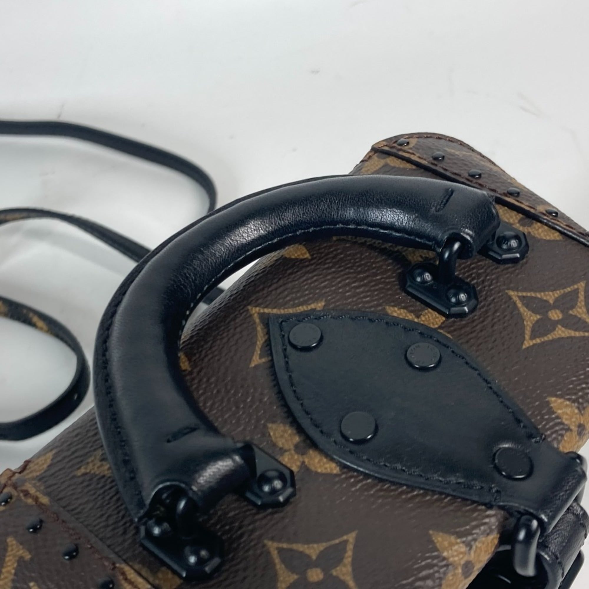 LOUIS VUITTON M43001 Monogram Reverse Leopard Camera Box Bag Shoulder Vanity Canvas Women's Brown G-241010-29 — Like New