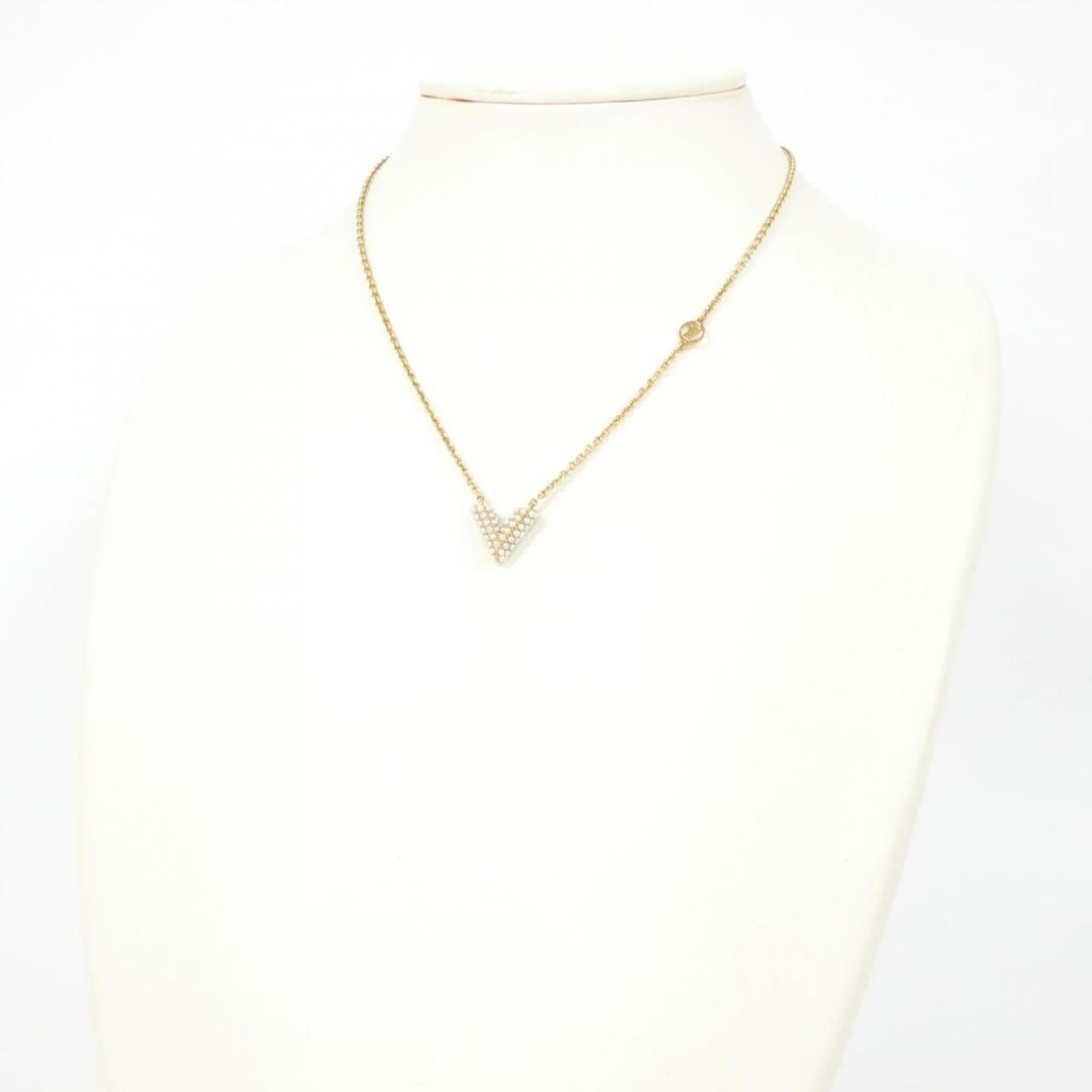 Louis Vuitton Collier Essential V Pearl M68358 Necklace