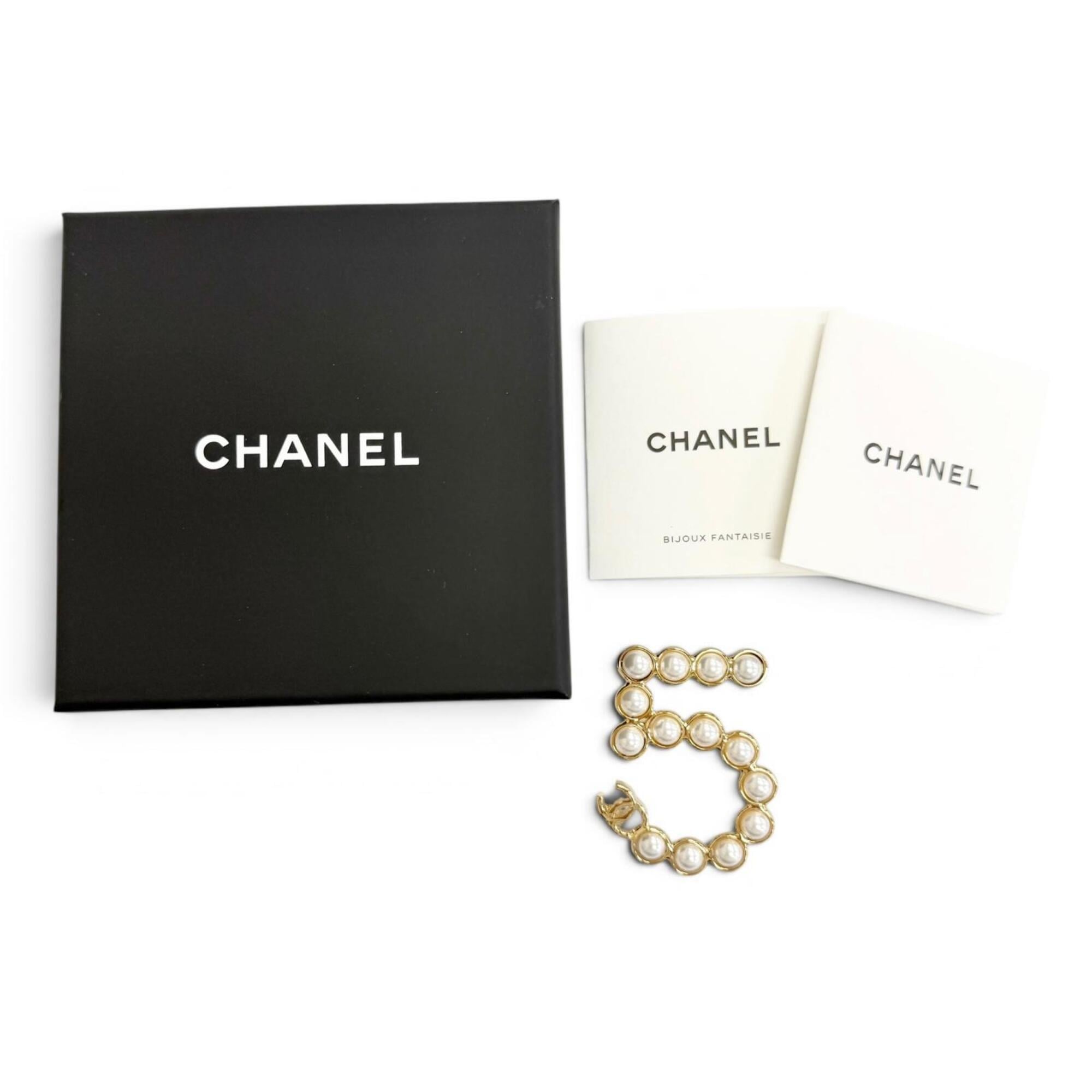 CHANEL 24S Coco Mark No. 5 Pearl Brooch, Gold, Made in Italy, Women's, Comes with Box, Adult Cute, Elegant, Highly Recommended ◎ — Like New