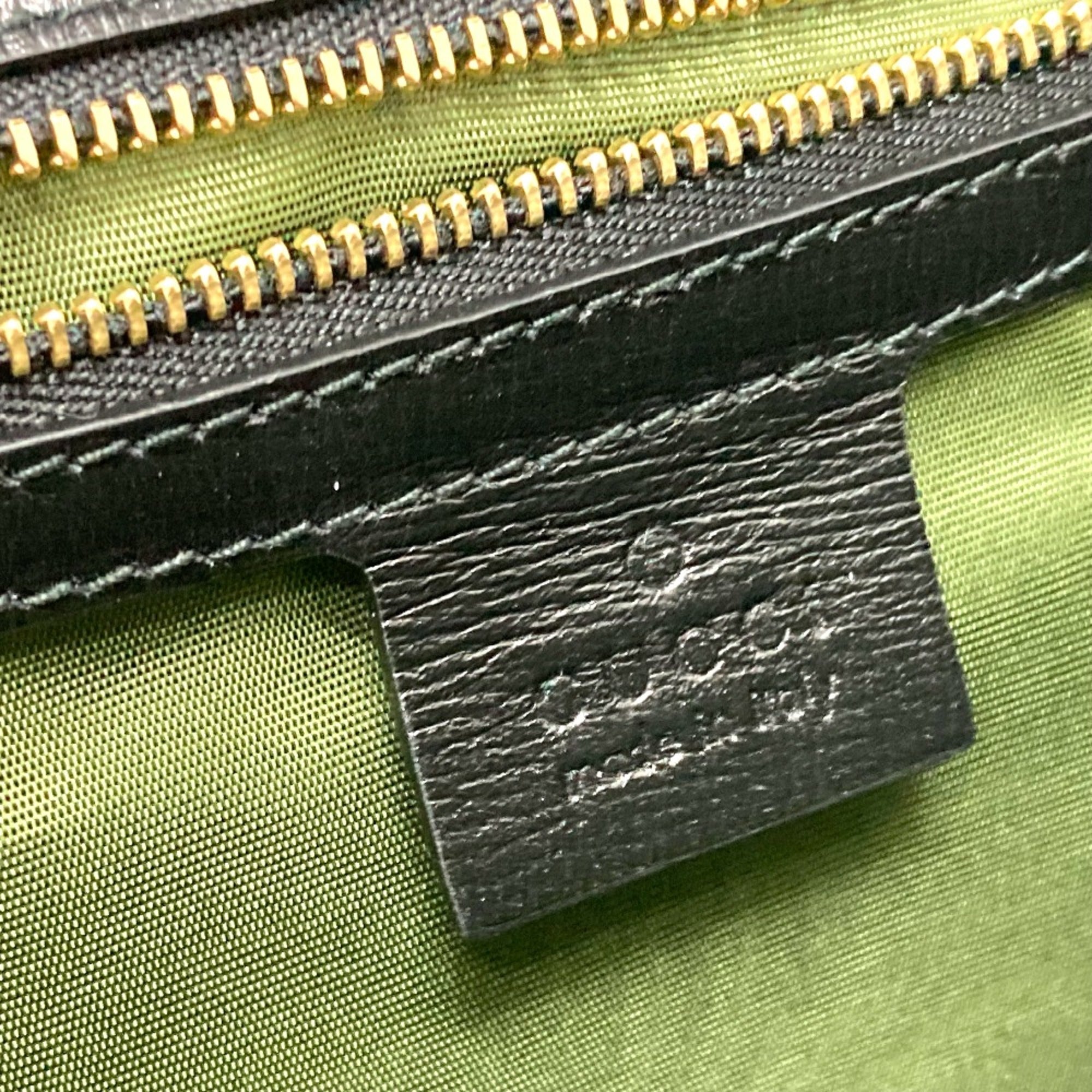 Gucci 589474 GG Marmont bag shawl Crossbody Shoulder Bag Black — Like New