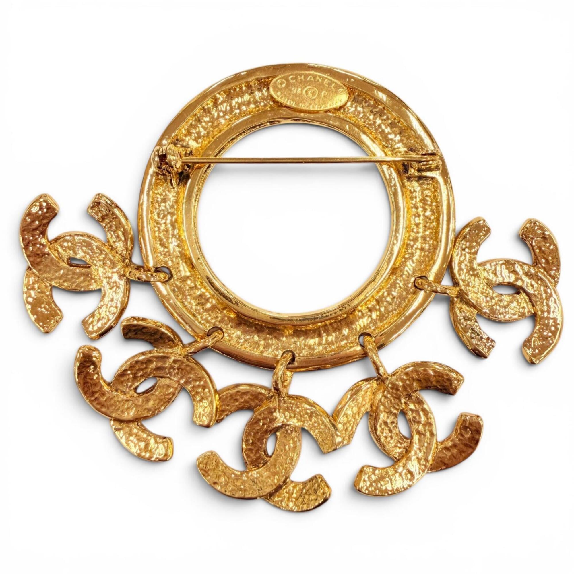 CHANEL Vintage 94P Five-Coco Mark Circle Swing Brooch, Gold, Made in France, Women's, with Box — Like New