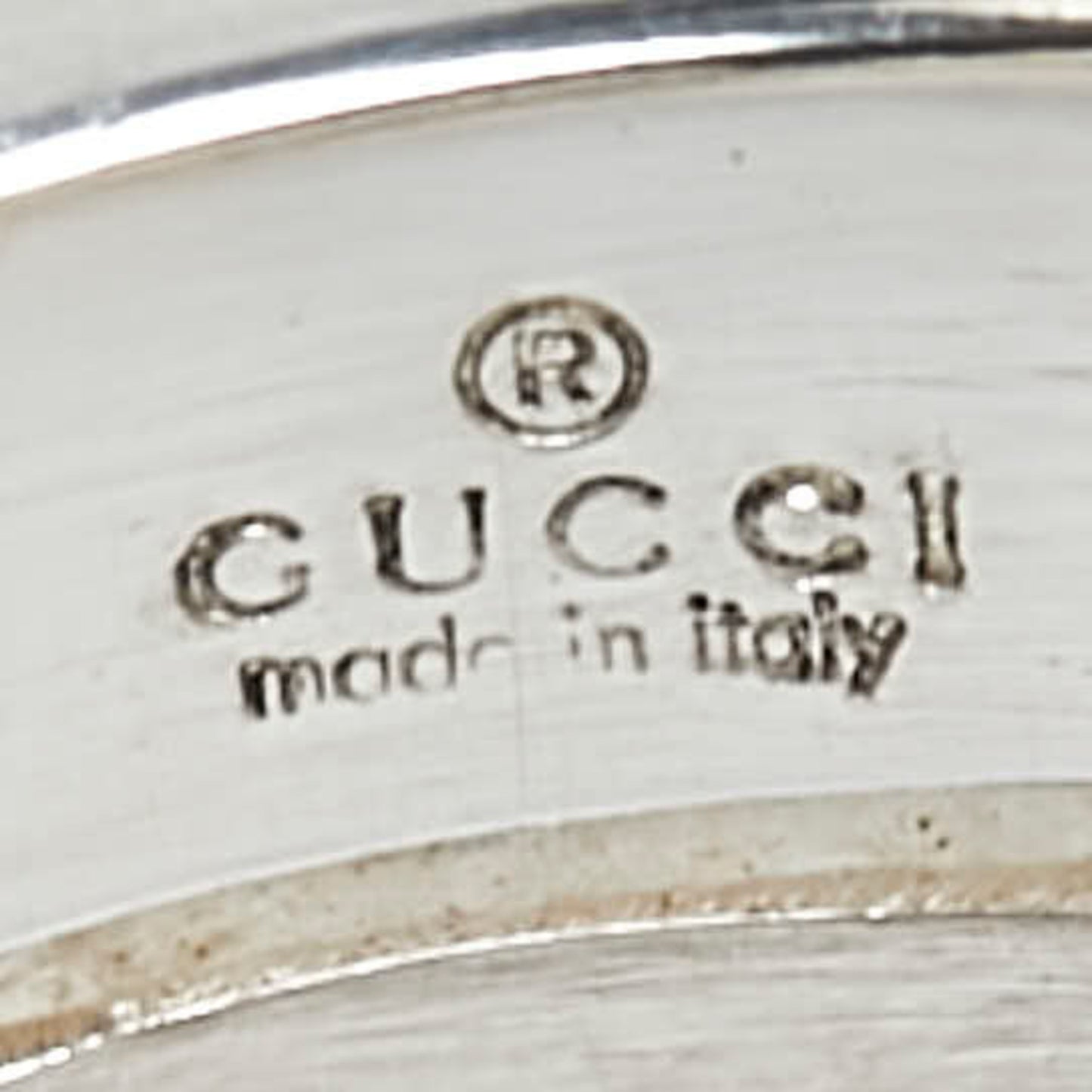 Gucci logo snake ring in silver (SV925) for women.