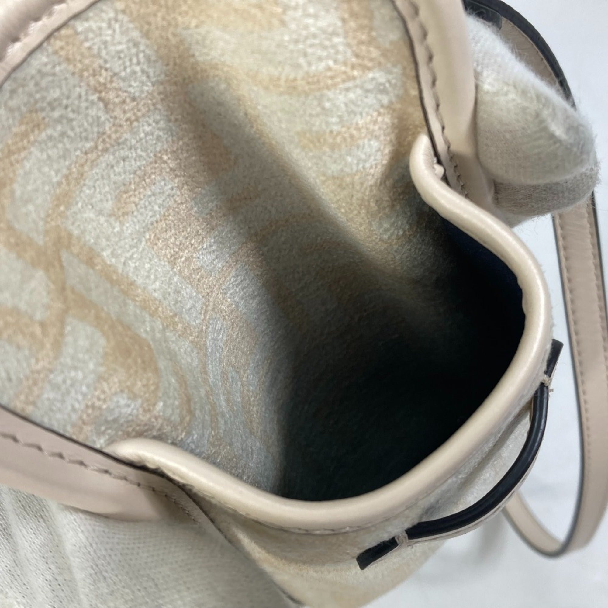 Fendi 7AS131 Smartphone case Orlock Shoulder Bag Crossbody Pouch Beige — Like New