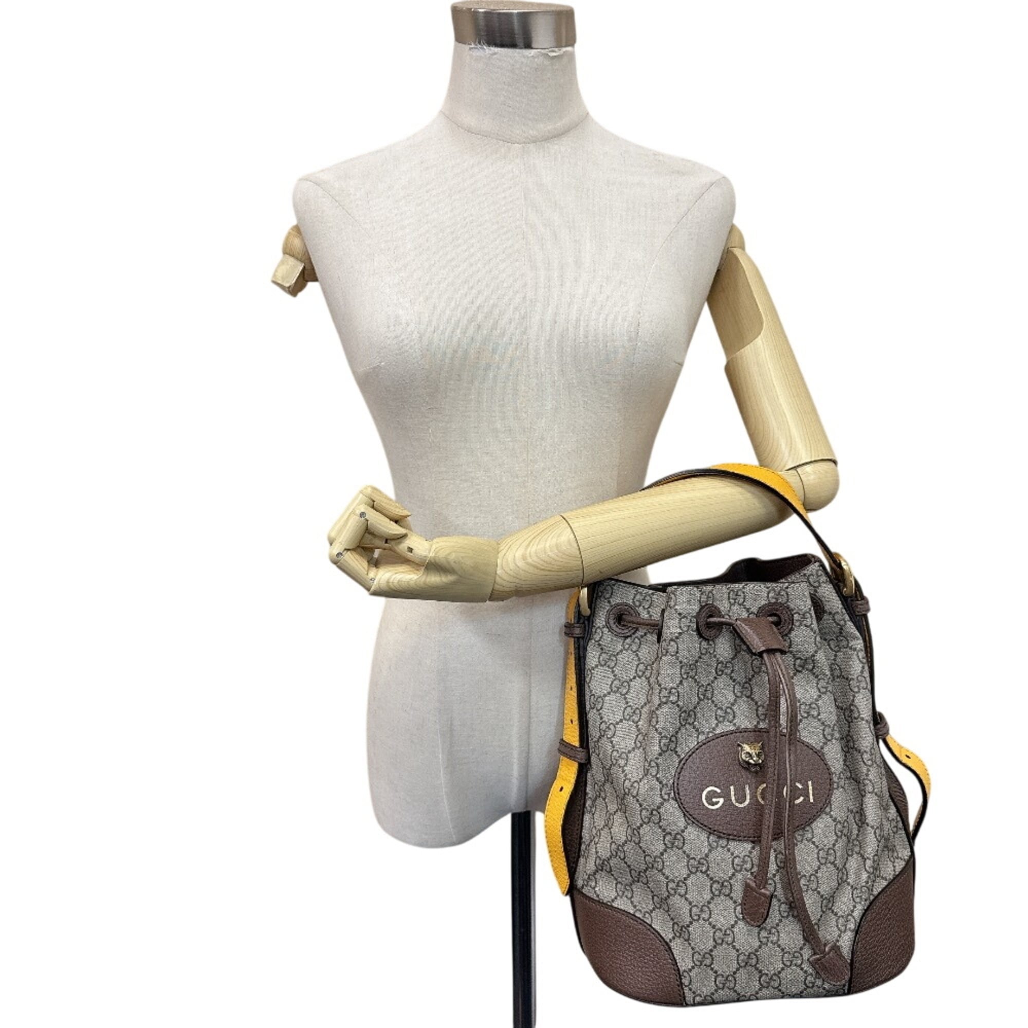 GUCCI 473875 Tiger Drawstring One-Shoulder Bag GG Supreme Handbag Brown — Like New